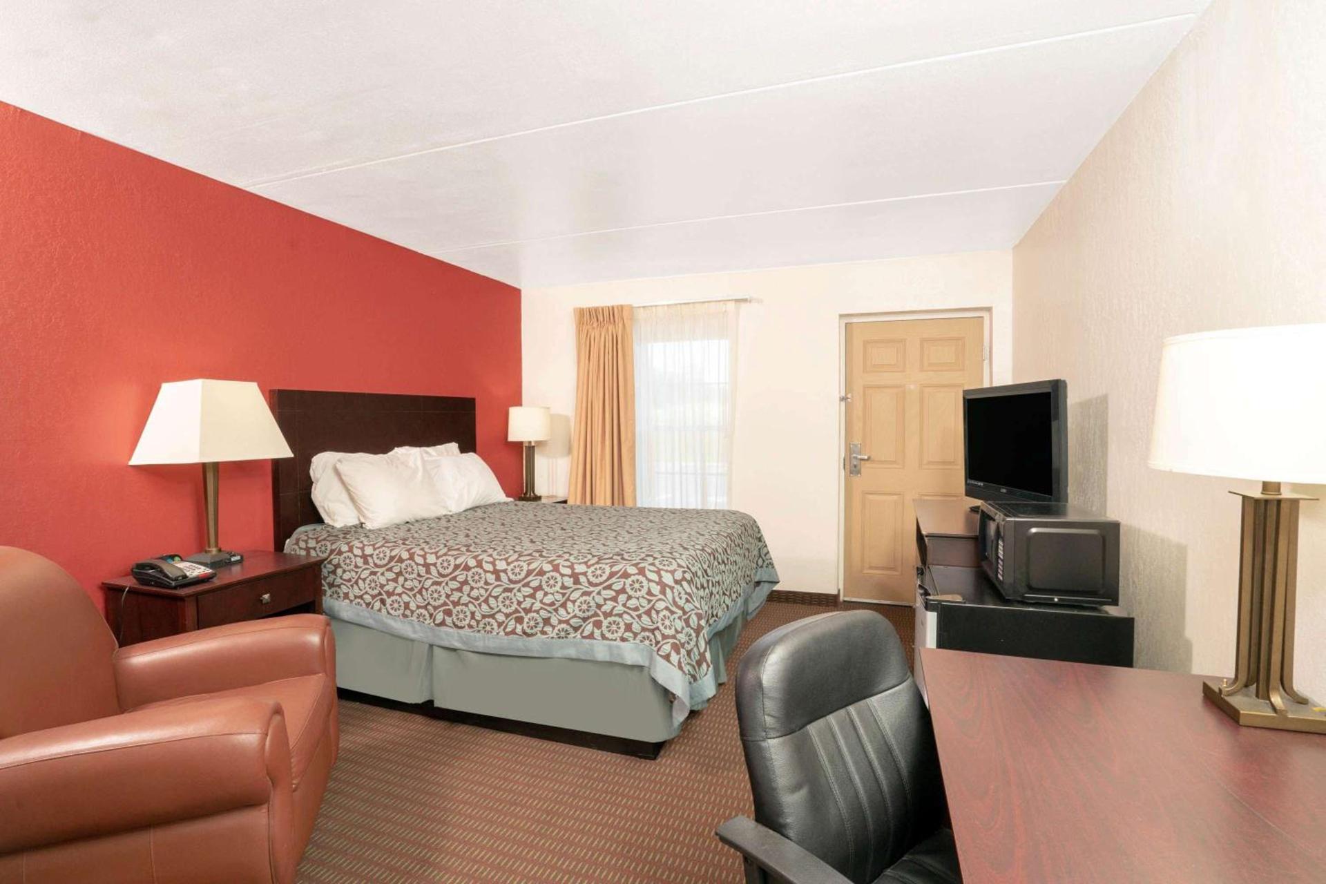 Days Inn by Wyndham Cave City photo 11