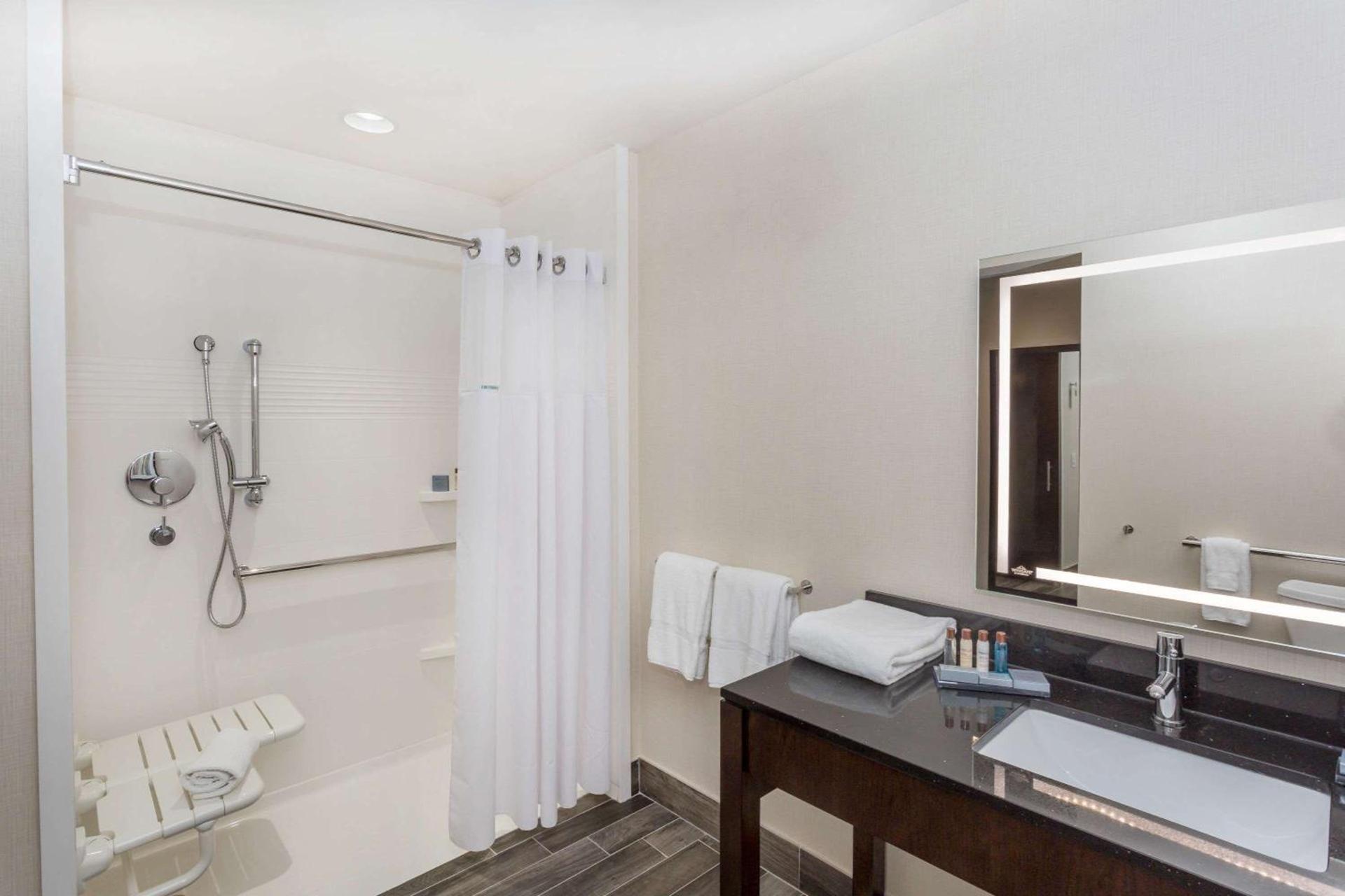 Wingate by Wyndham Miami Airport photo 47