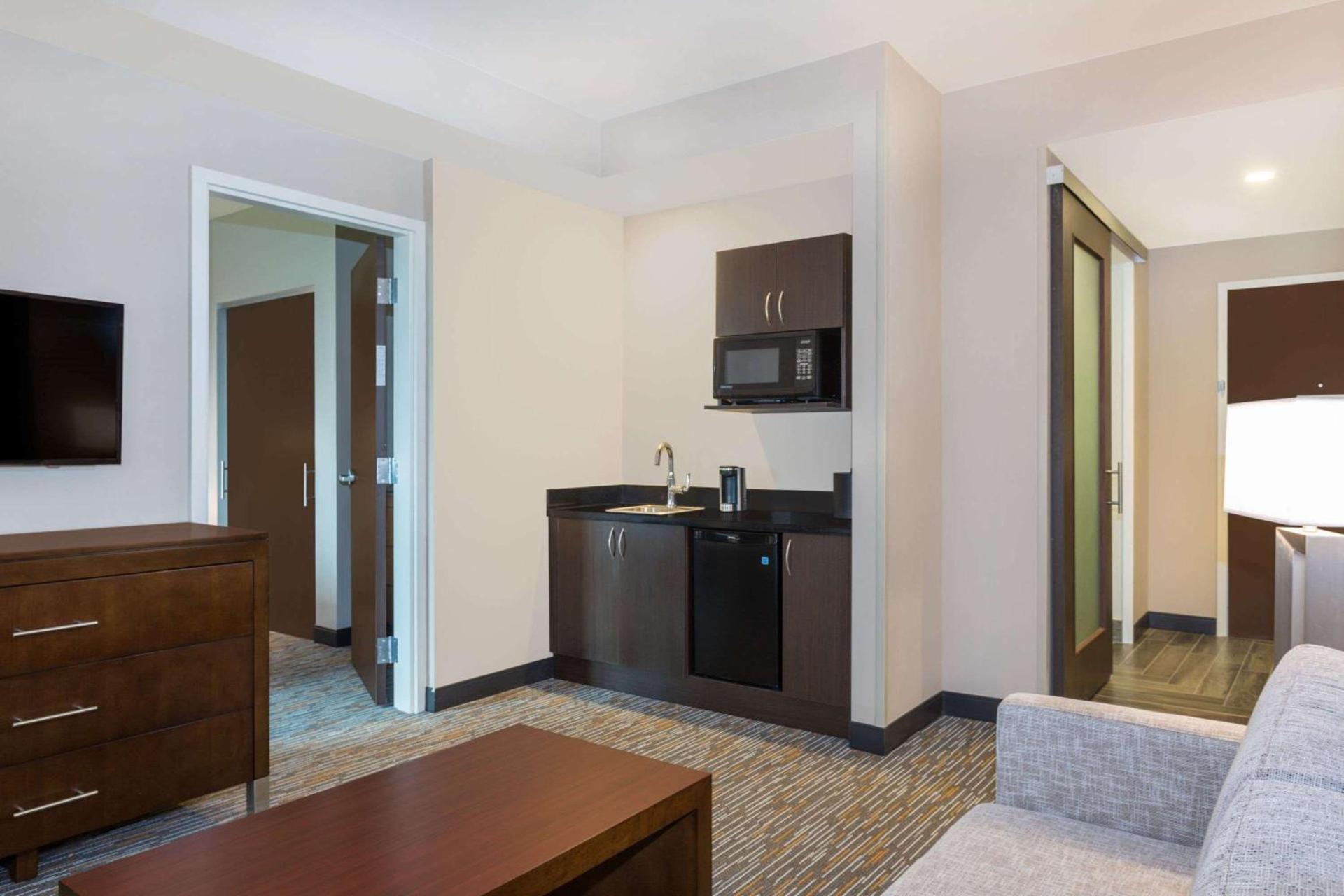 Wingate by Wyndham Miami Airport photo 43