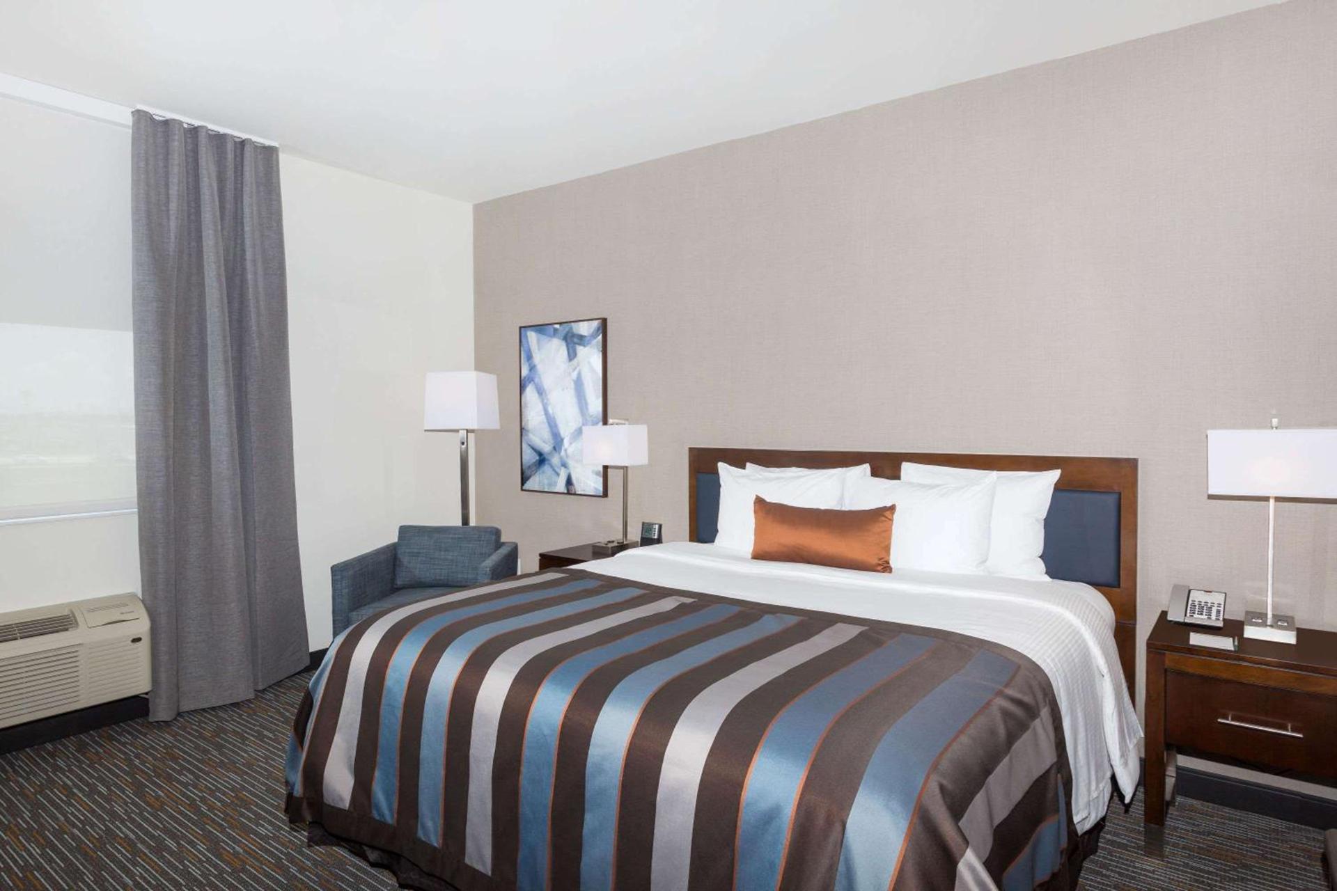 Wingate by Wyndham Miami Airport photo 37