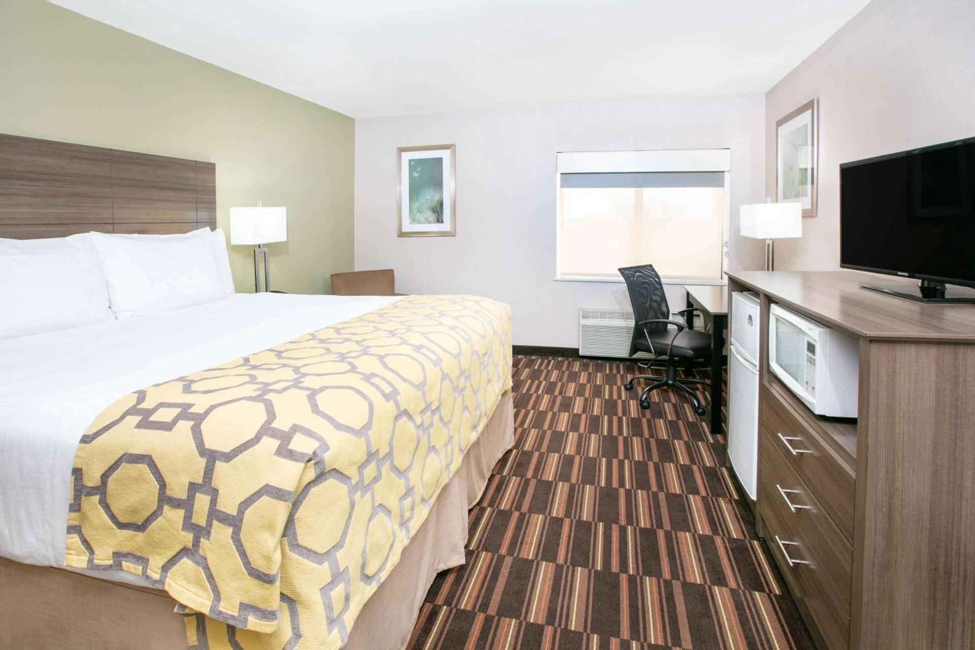 Baymont by Wyndham Plano photo 63