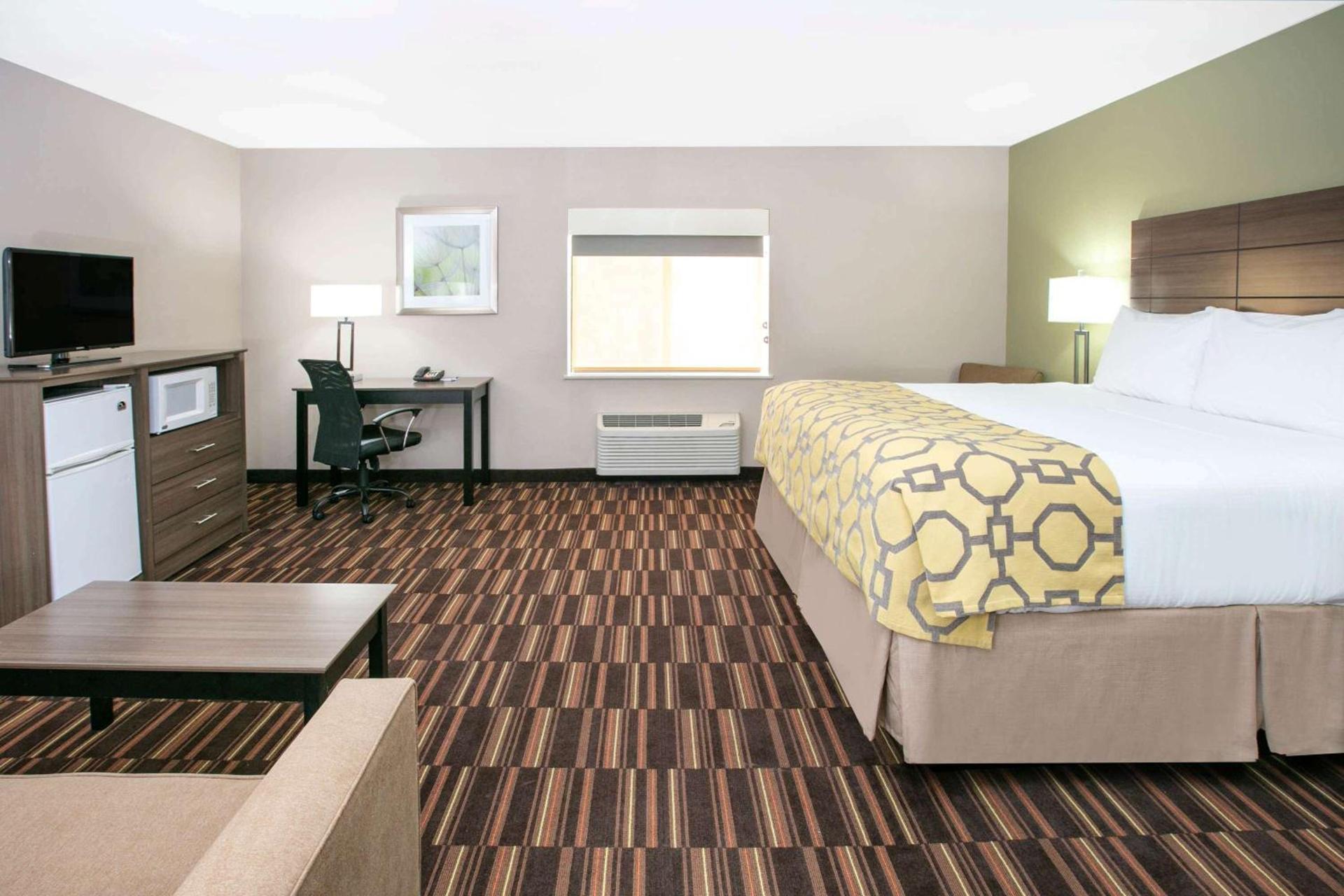Baymont by Wyndham Plano photo 61