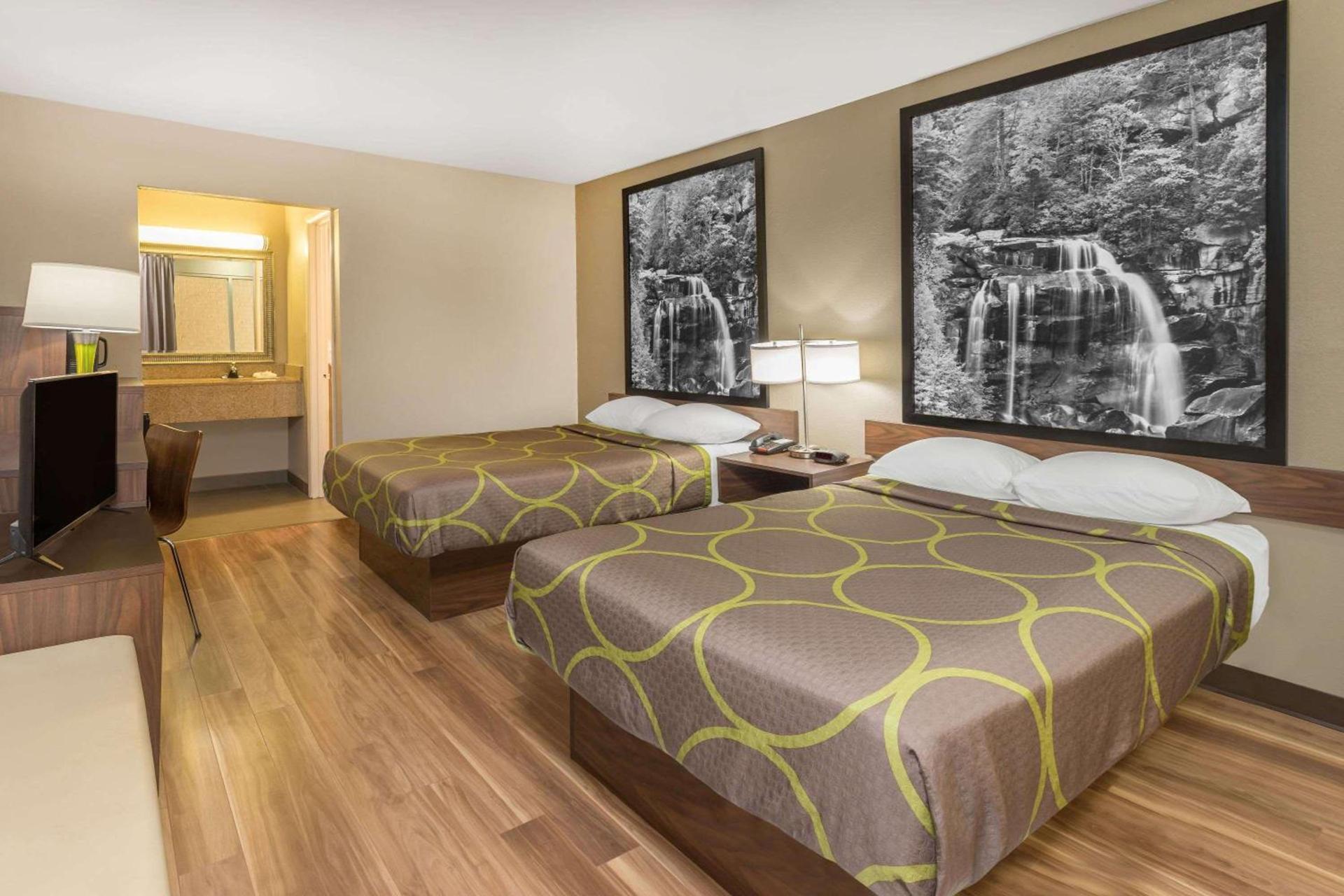 Super 8 by Wyndham Asheville Airport photo 8