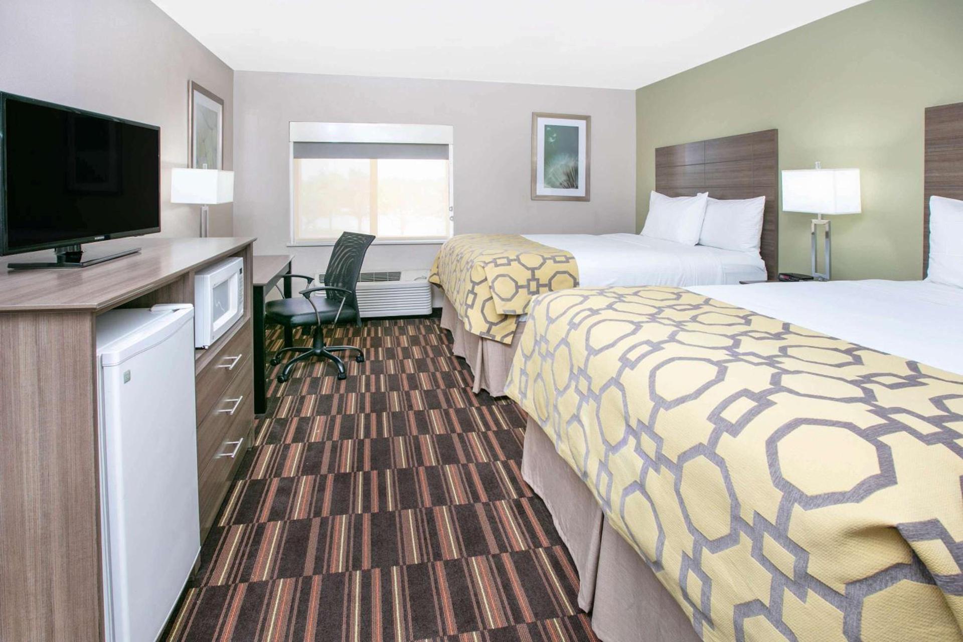 Baymont by Wyndham Plano photo 57
