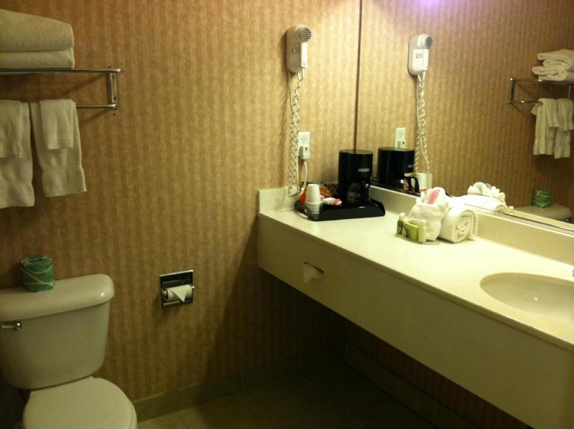 Landmark Inn Fort Irwin photo 18