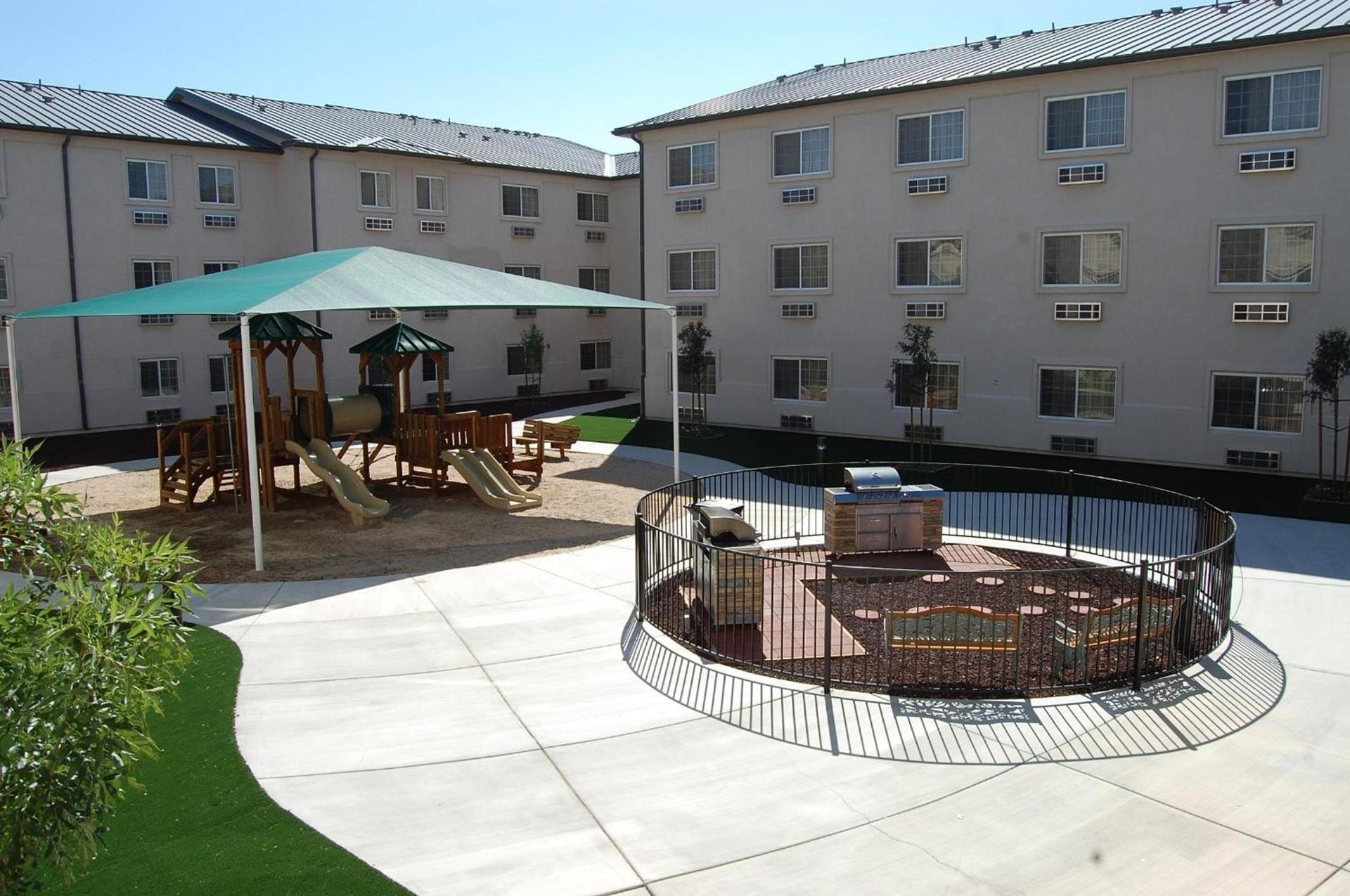 Landmark Inn Fort Irwin photo 11