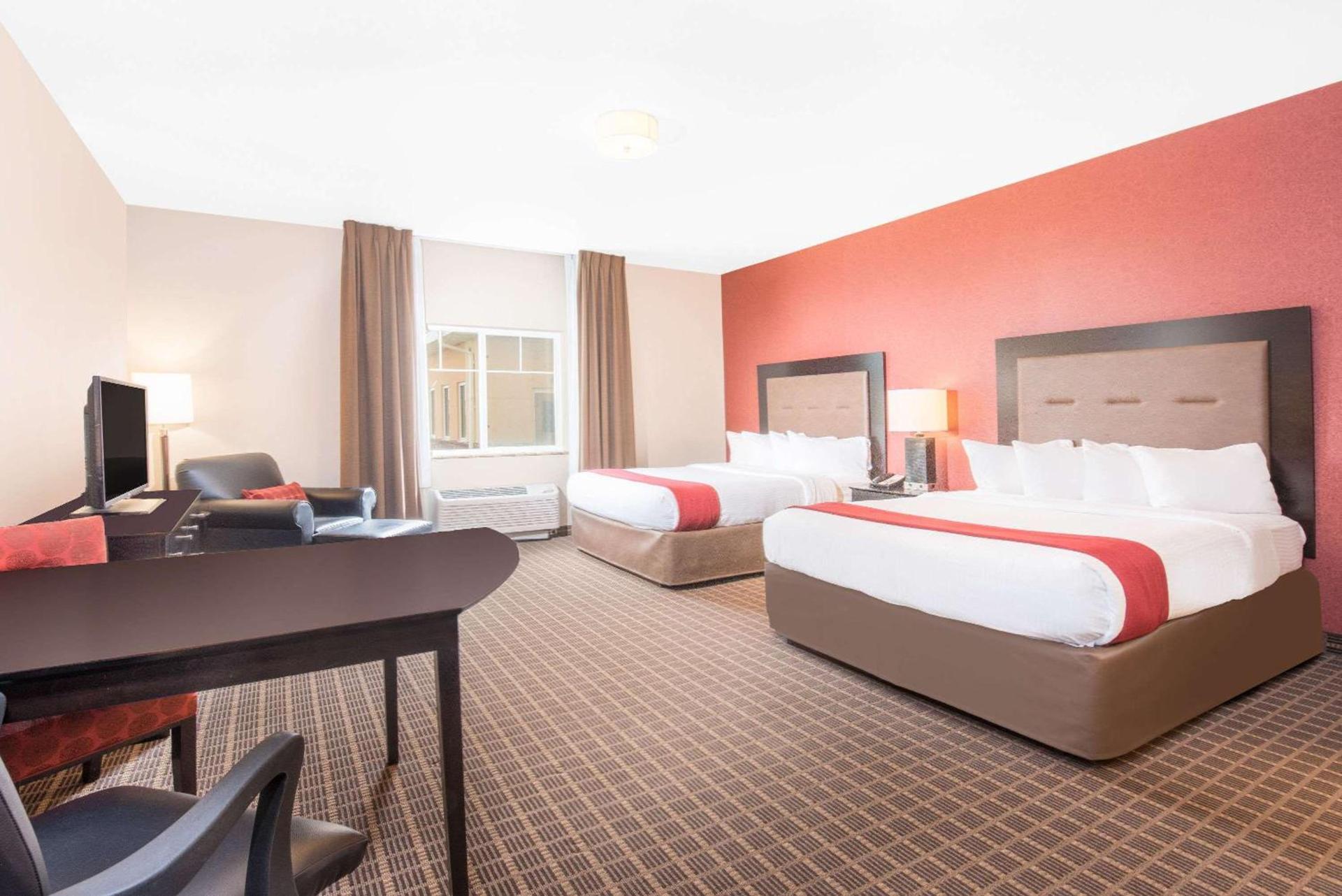 Hawthorn Extended Stay by Wyndham Dickinson photo 14