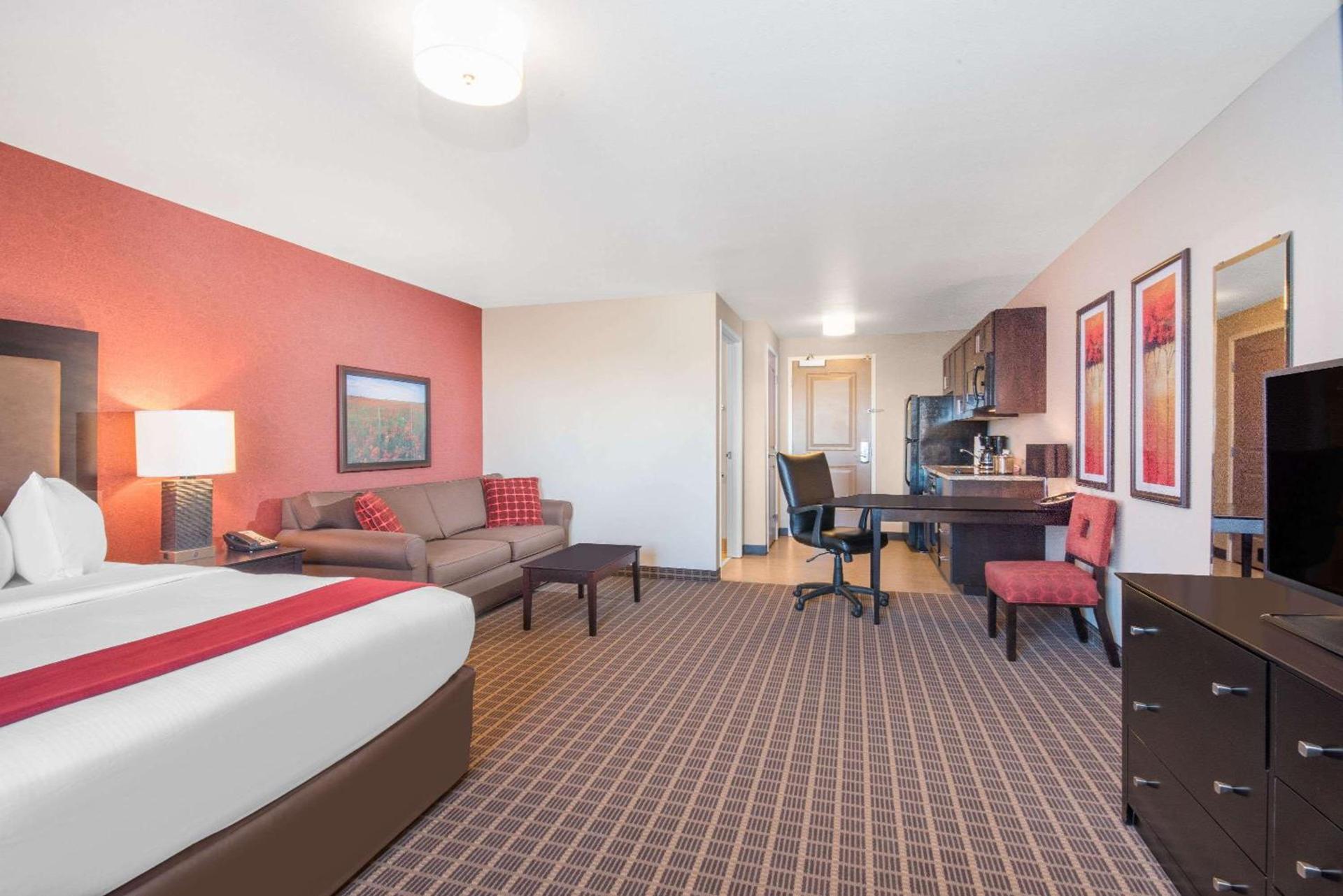 Hawthorn Extended Stay by Wyndham Dickinson photo 20