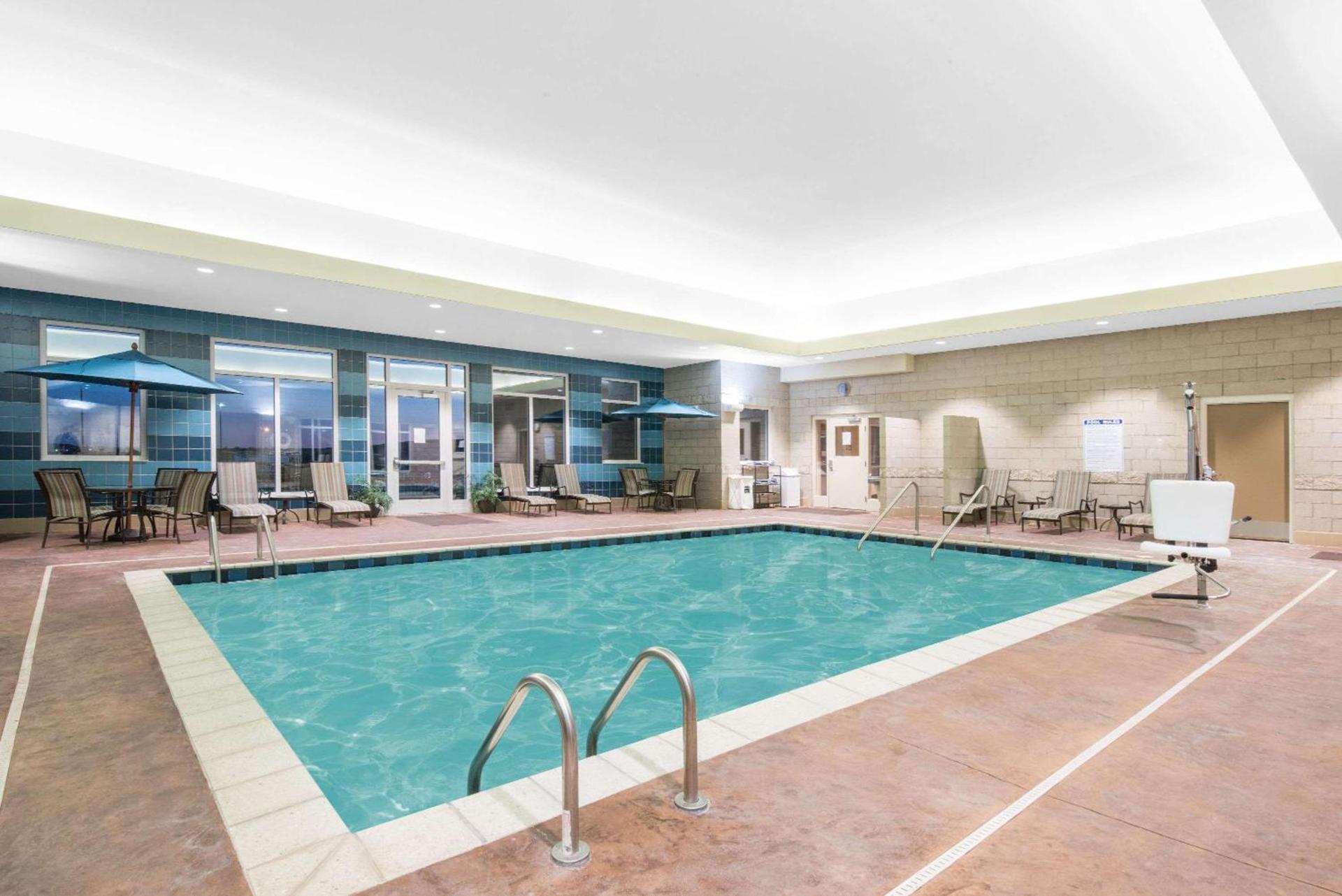 Hawthorn Extended Stay by Wyndham Dickinson photo 6