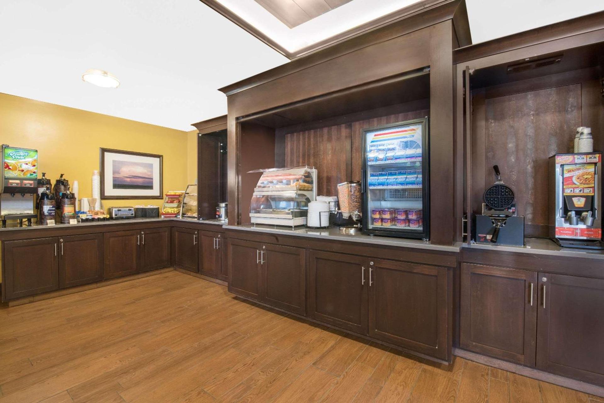 Hawthorn Extended Stay by Wyndham Dickinson photo 39