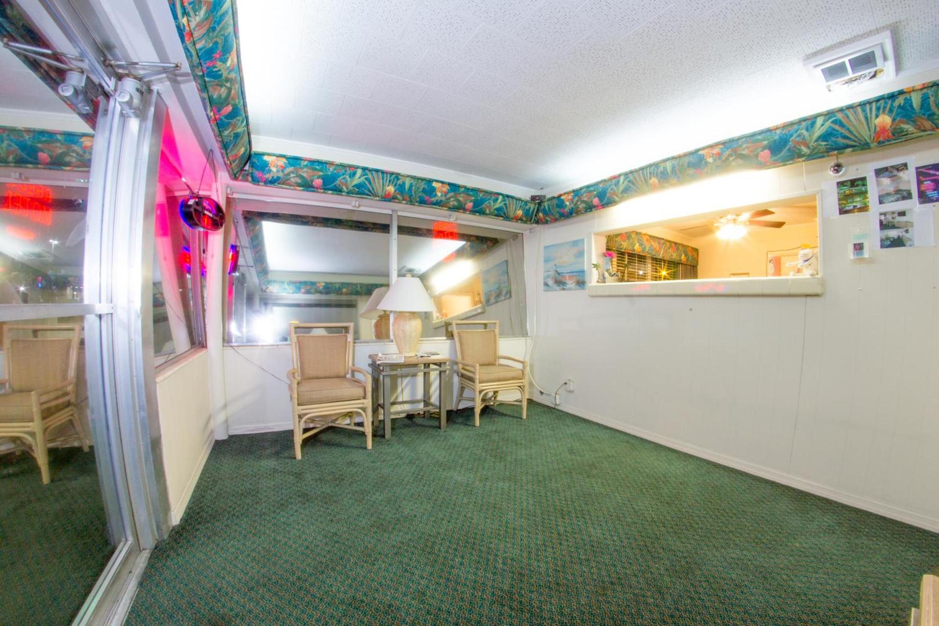 Budget Inn of Avon Park photo 7
