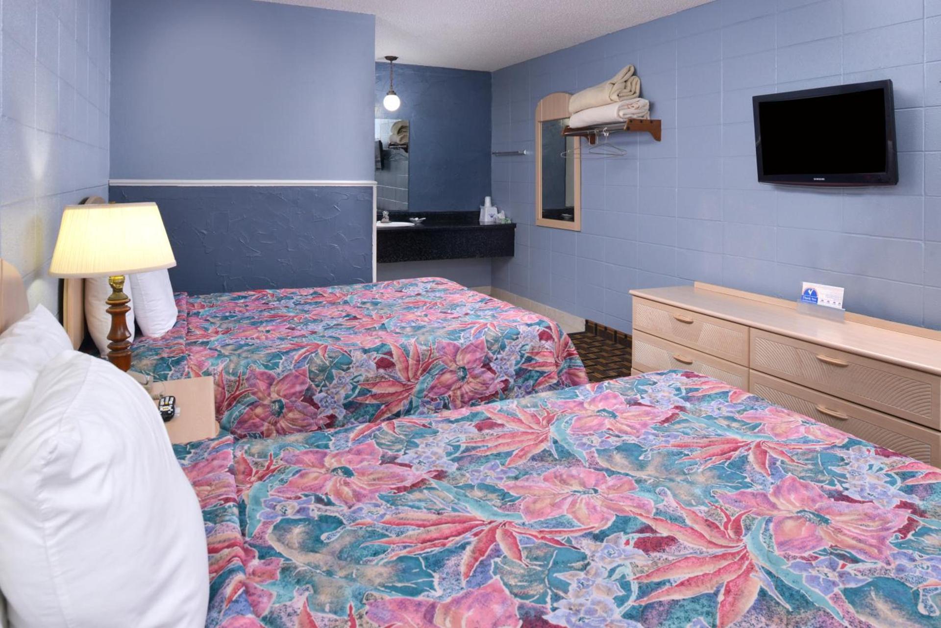 Americas Best Value Inn & Suites Branson - Near the Strip photo 20