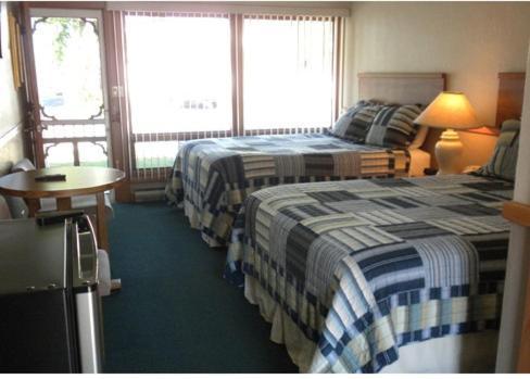 Spruce & Shore Motel photo 39