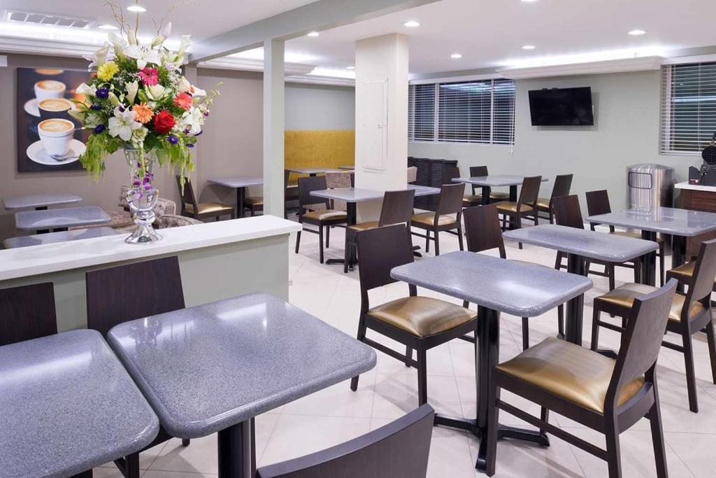 Best Western Plus LA Mid-Town Hotel photo 14
