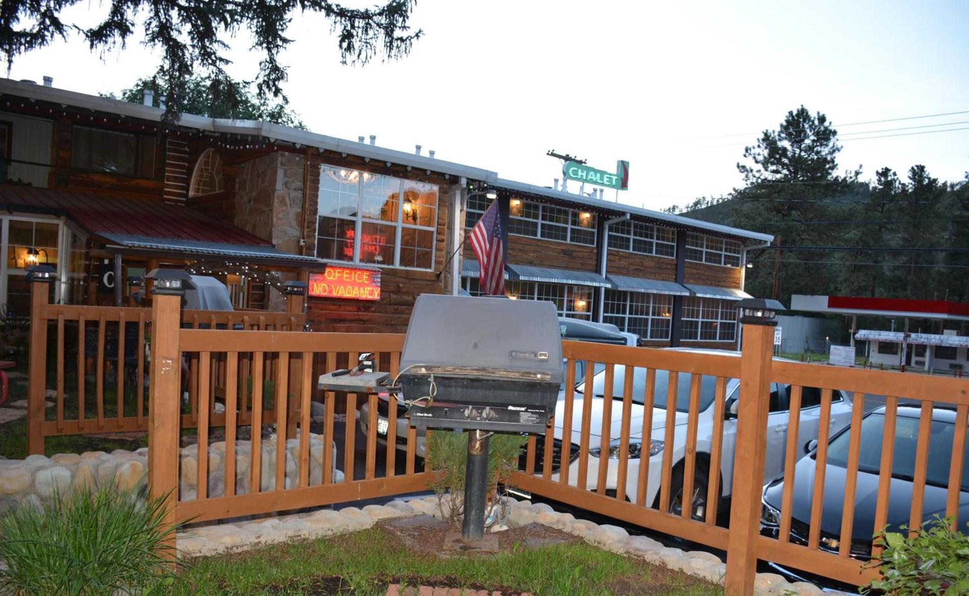 Sitzmark Chalet Inn photo 59