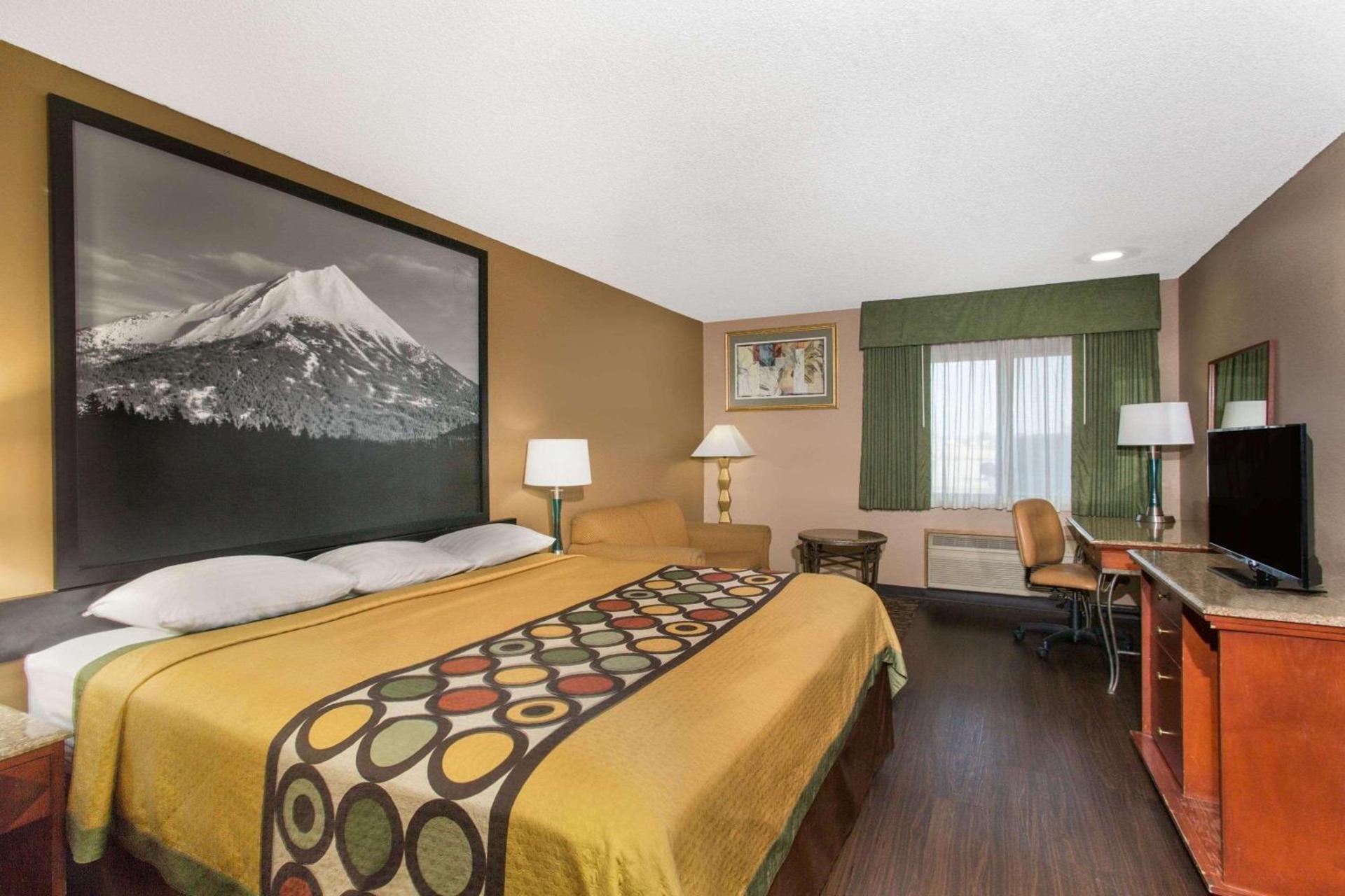 Super 8 by Wyndham Baker City photo 8