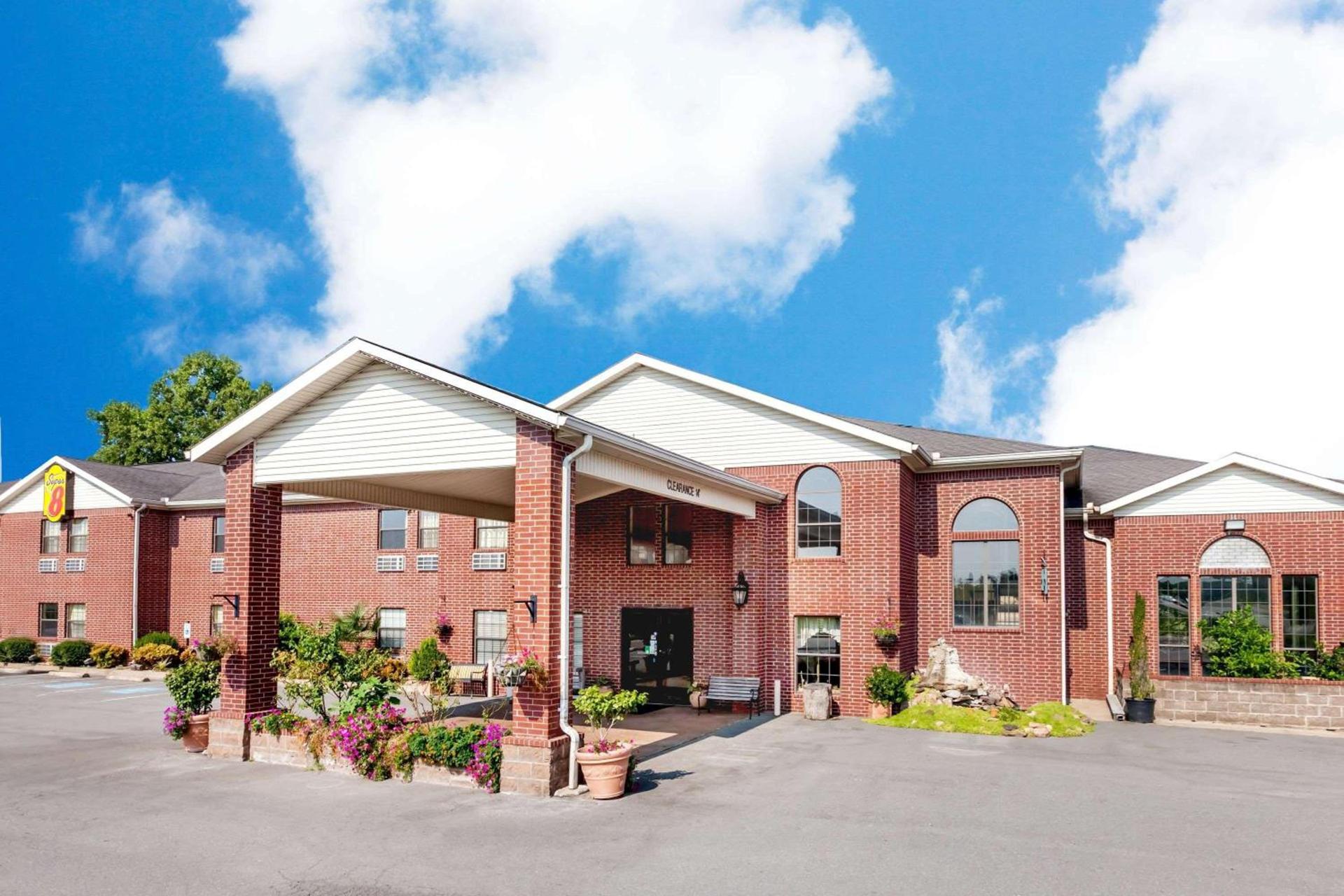 Super 8 by Wyndham Pine Bluff — hotel in Pine Bluff