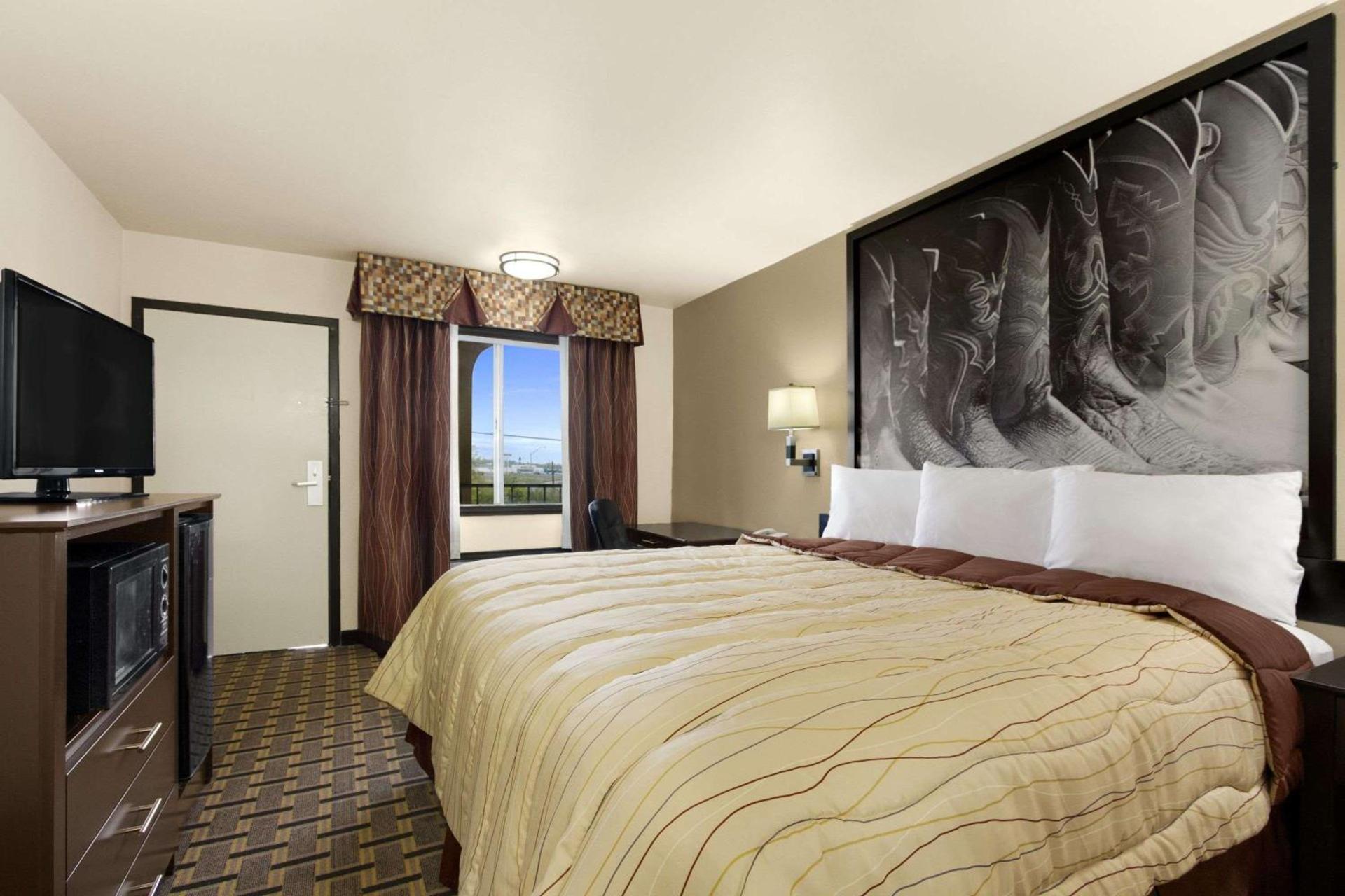 Super 8 by Wyndham Fort Worth TX photo 5