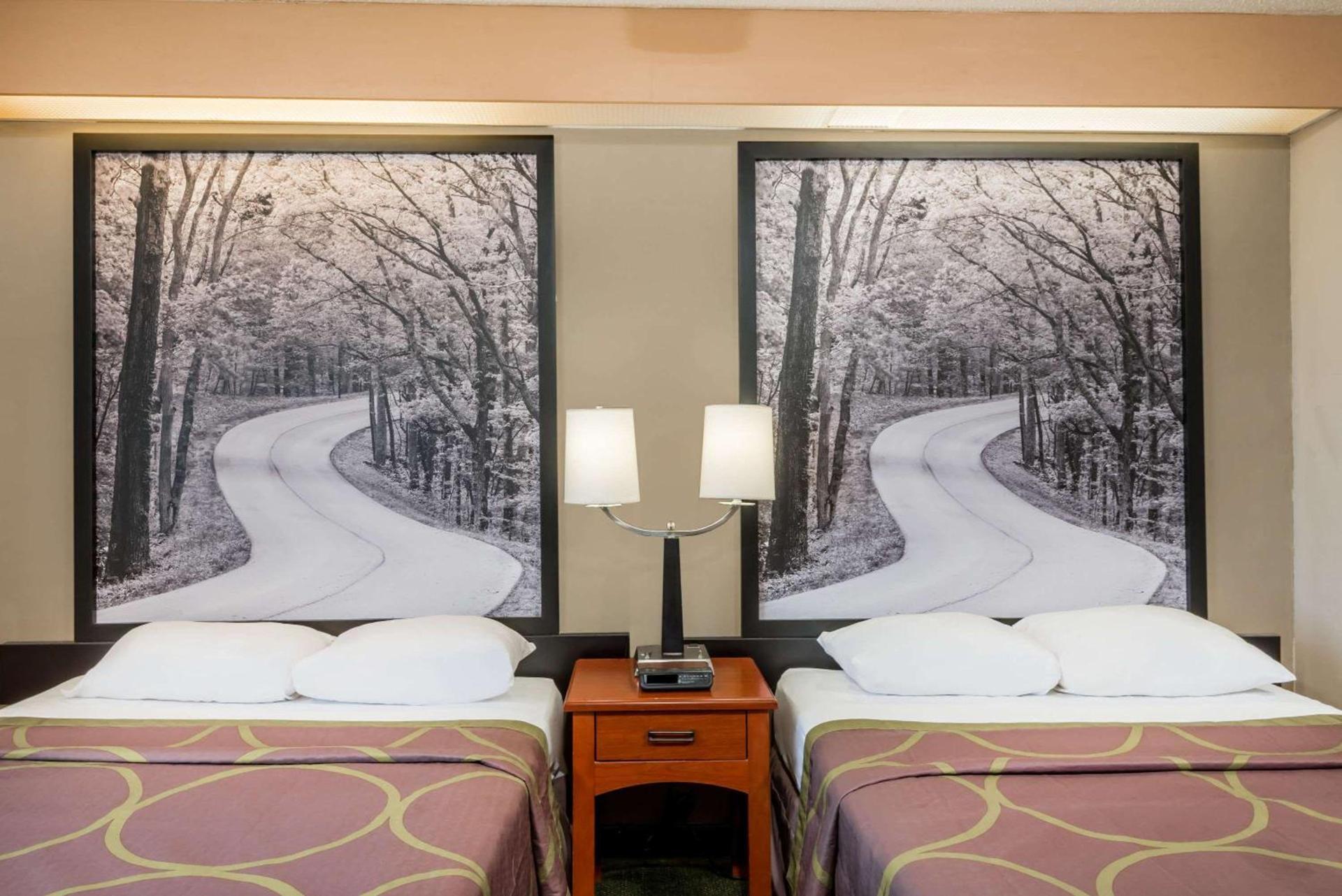 Super 8 by Wyndham Jasper photo 37