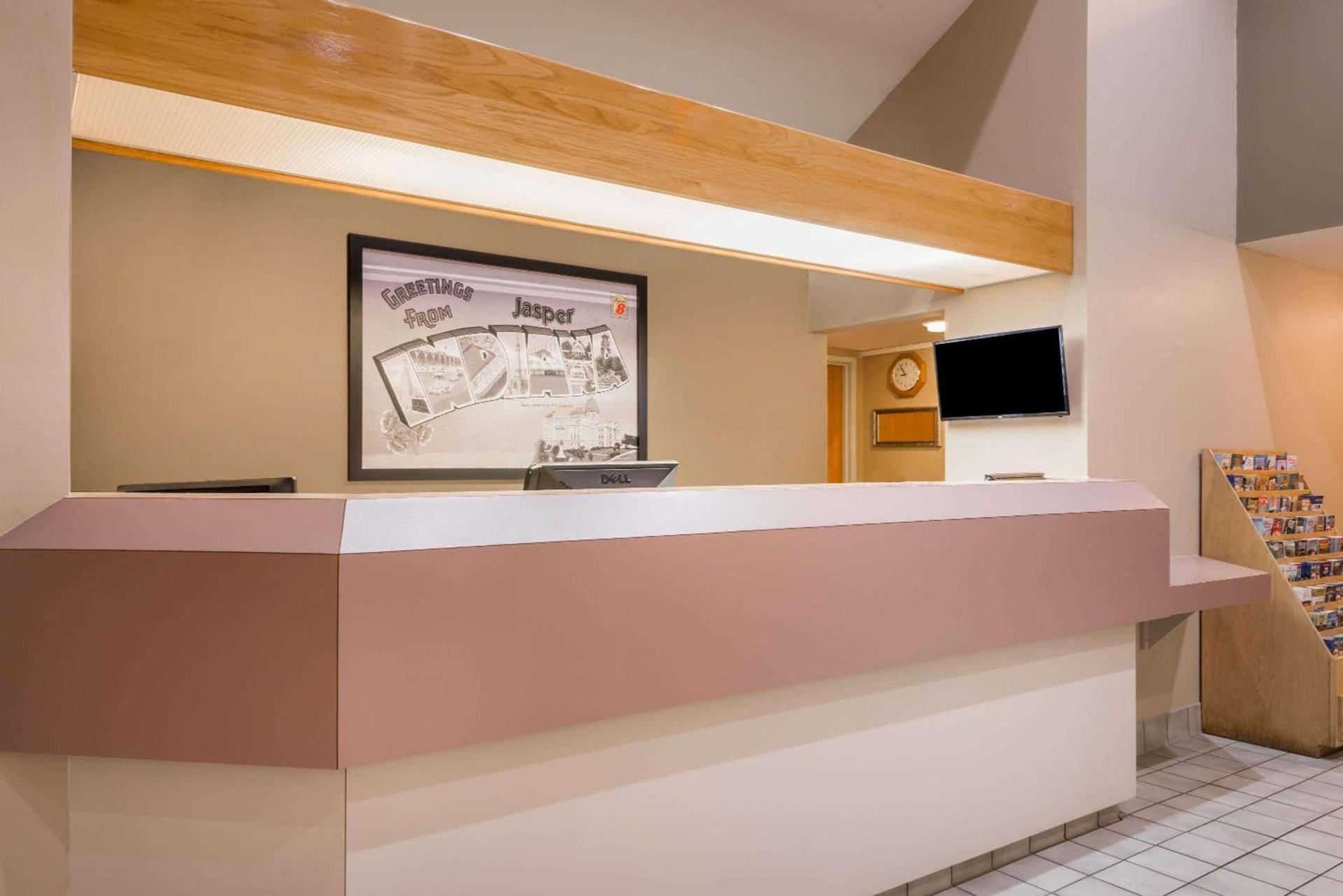 Super 8 by Wyndham Jasper photo 36