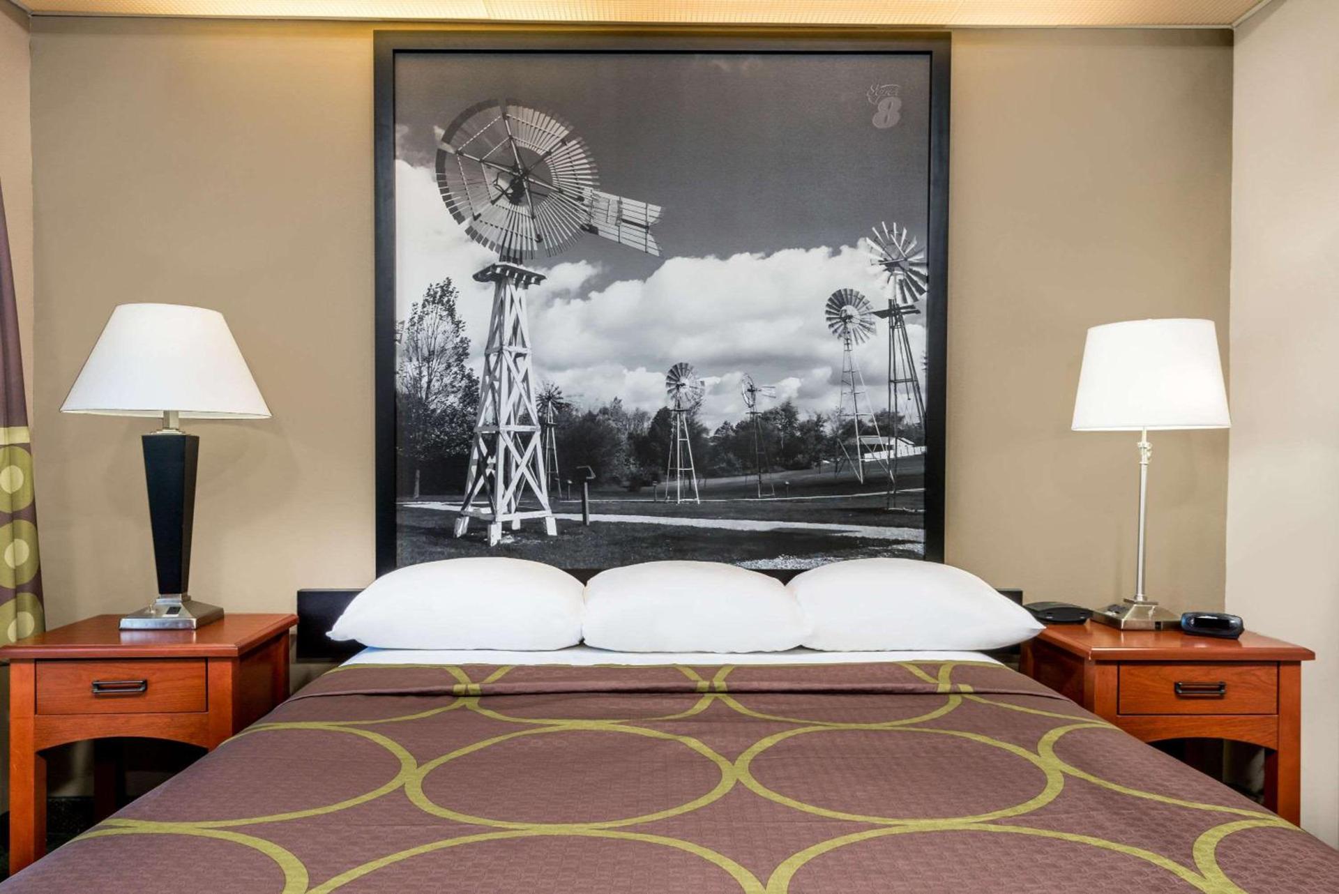 Super 8 by Wyndham Jasper photo 35