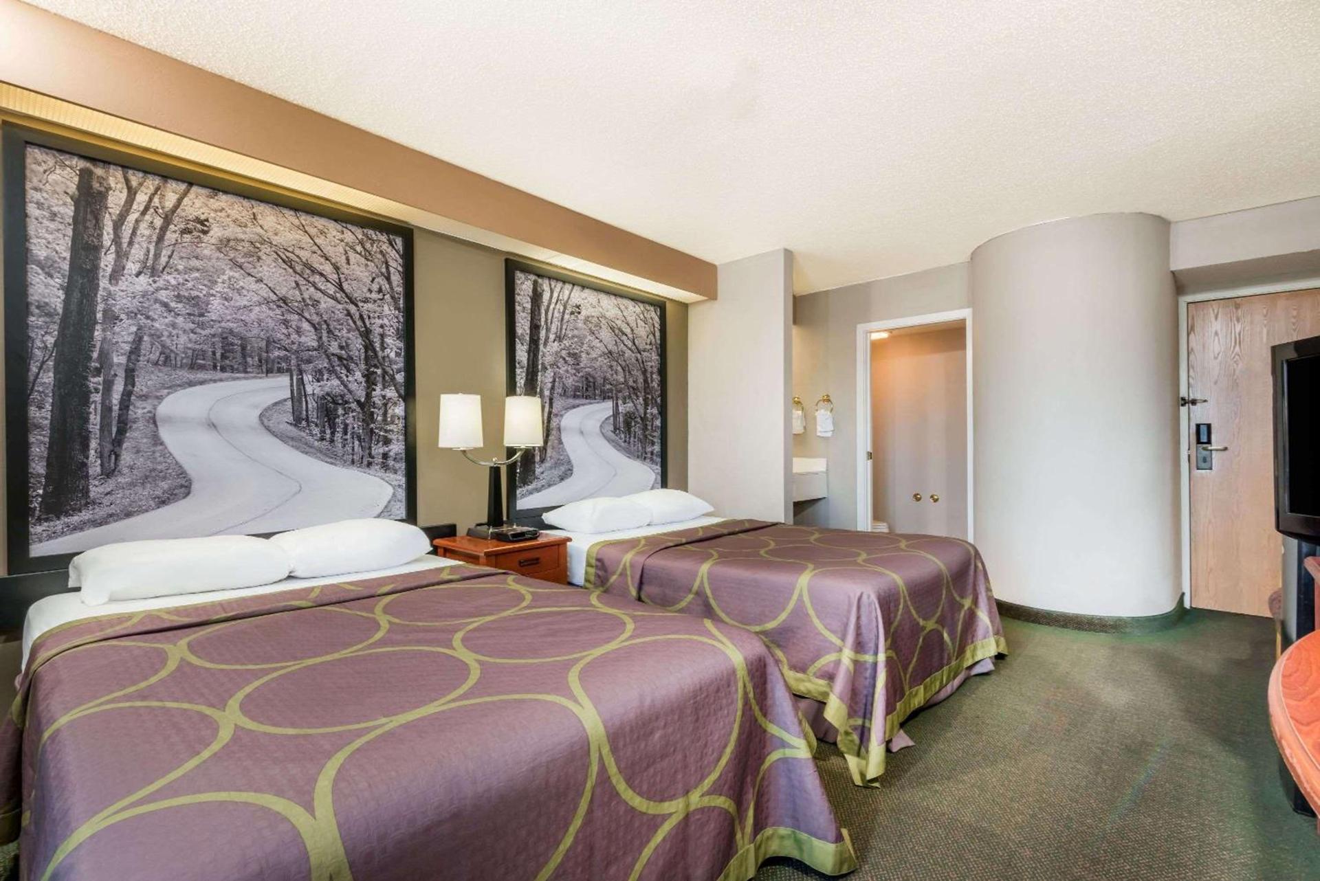 Super 8 by Wyndham Jasper photo 29