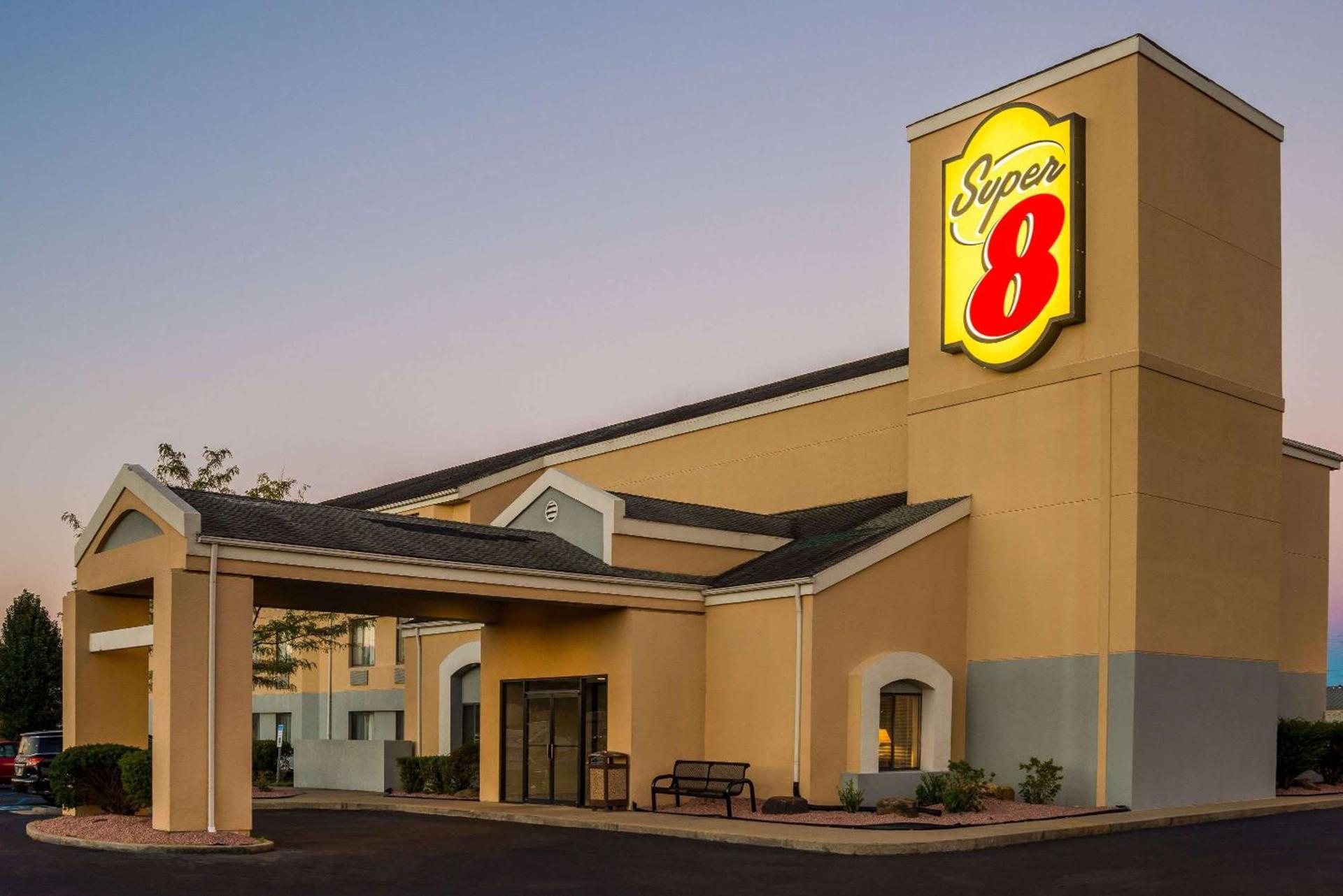 Super 8 by Wyndham Jasper photo 26