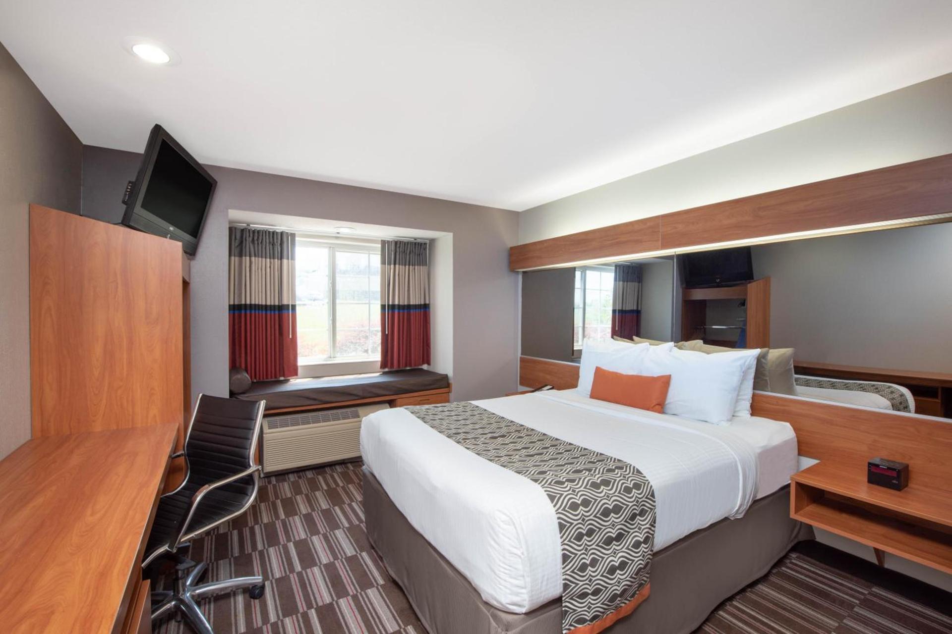 Microtel Inn & Suites by Wyndham Springfield photo 12