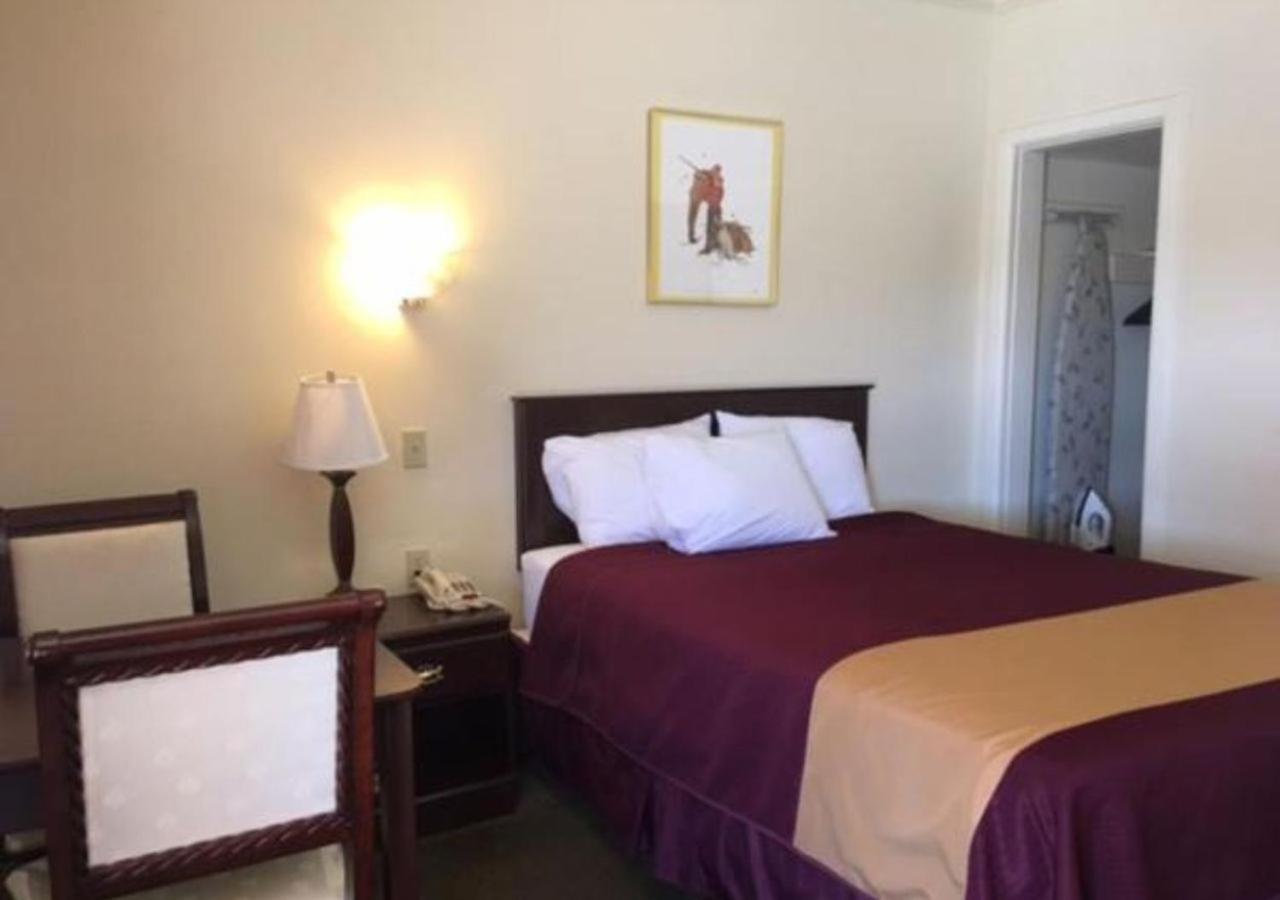Americas Best Value Inn Ozona photo 25