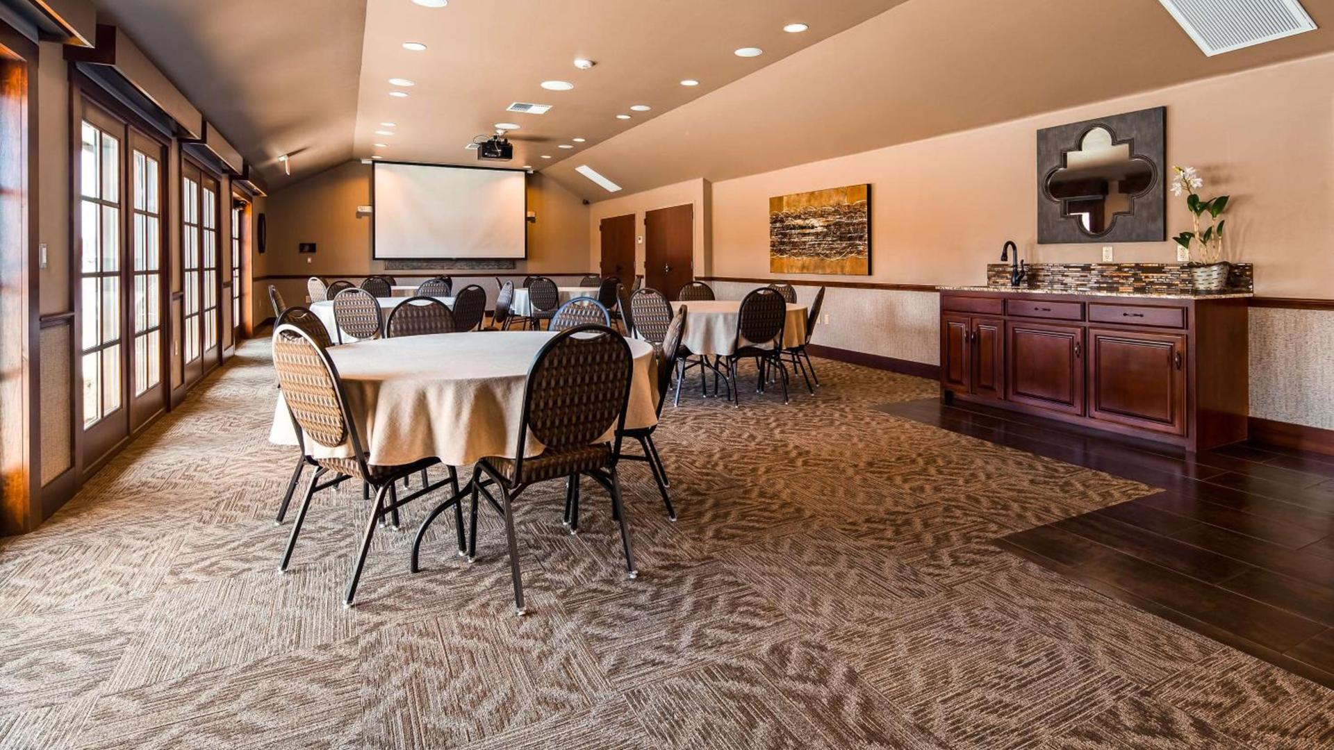 Best Western Plus Weatherford photo 27