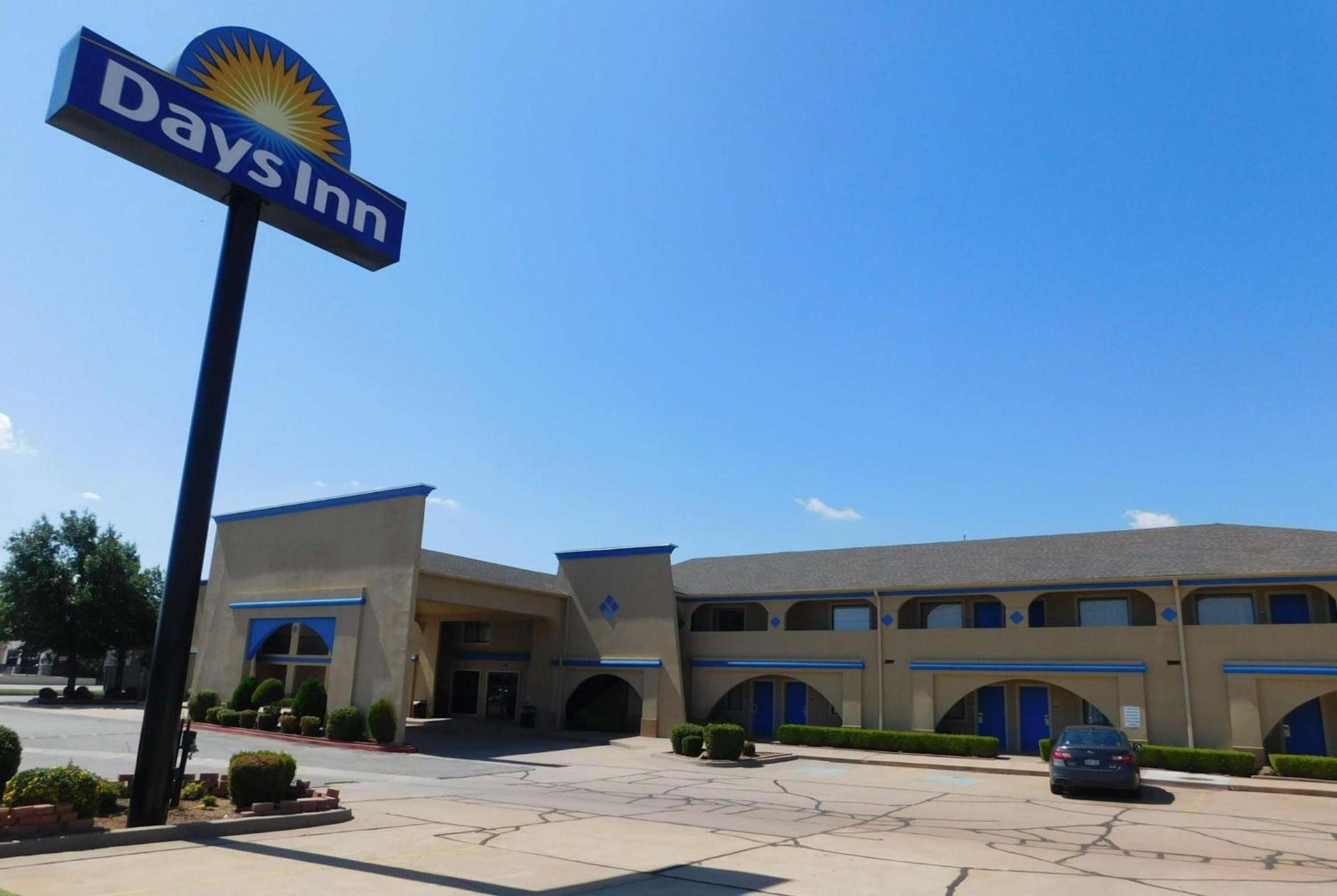 Days Inn by Wyndham Oklahoma City NW Expressway photo 1