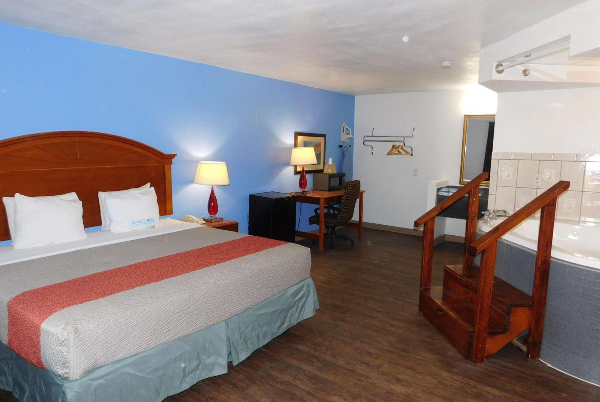 Days Inn by Wyndham Oklahoma City NW Expressway photo 6