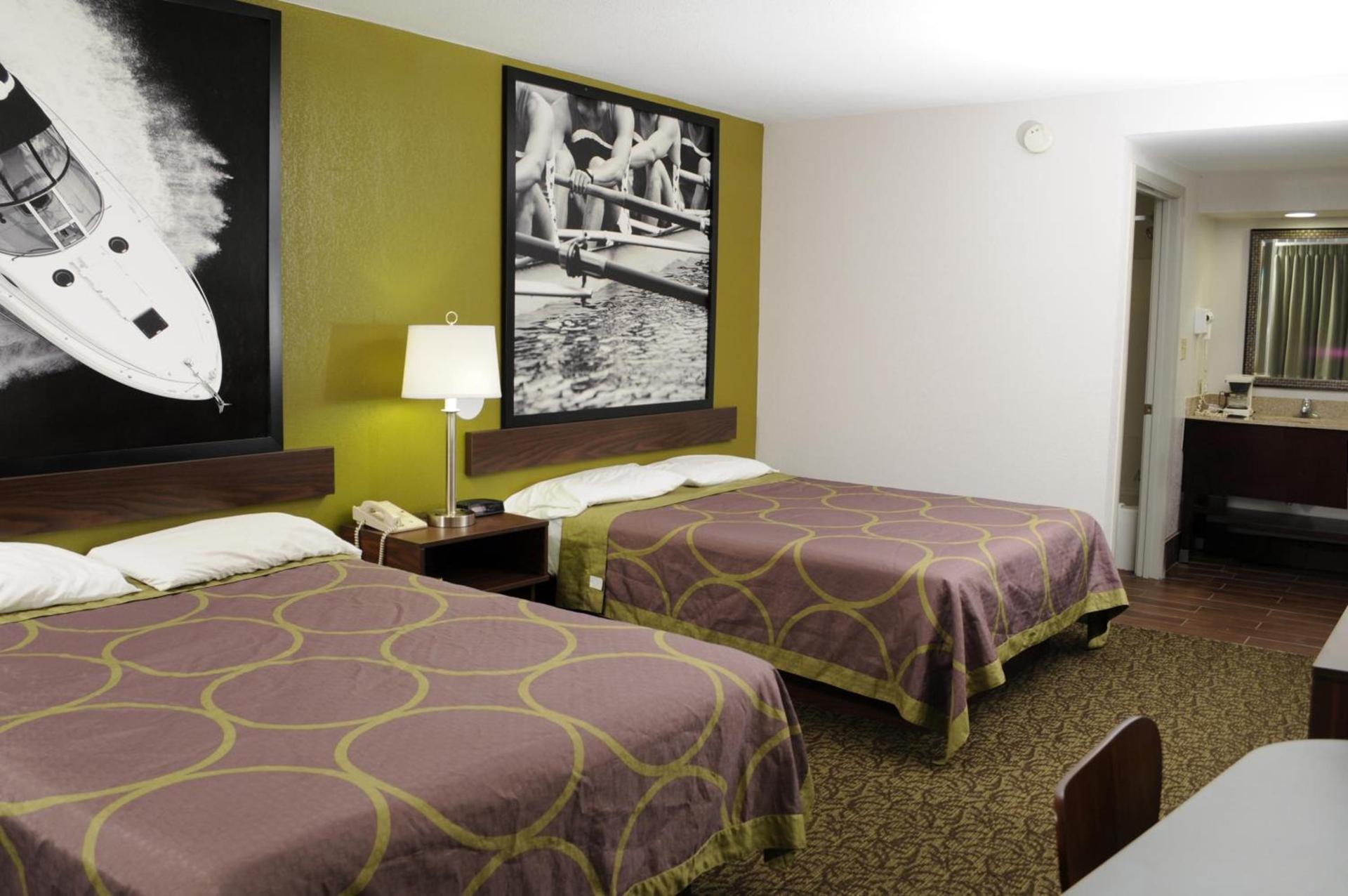 Super 8 by Wyndham Gainesville photo 24
