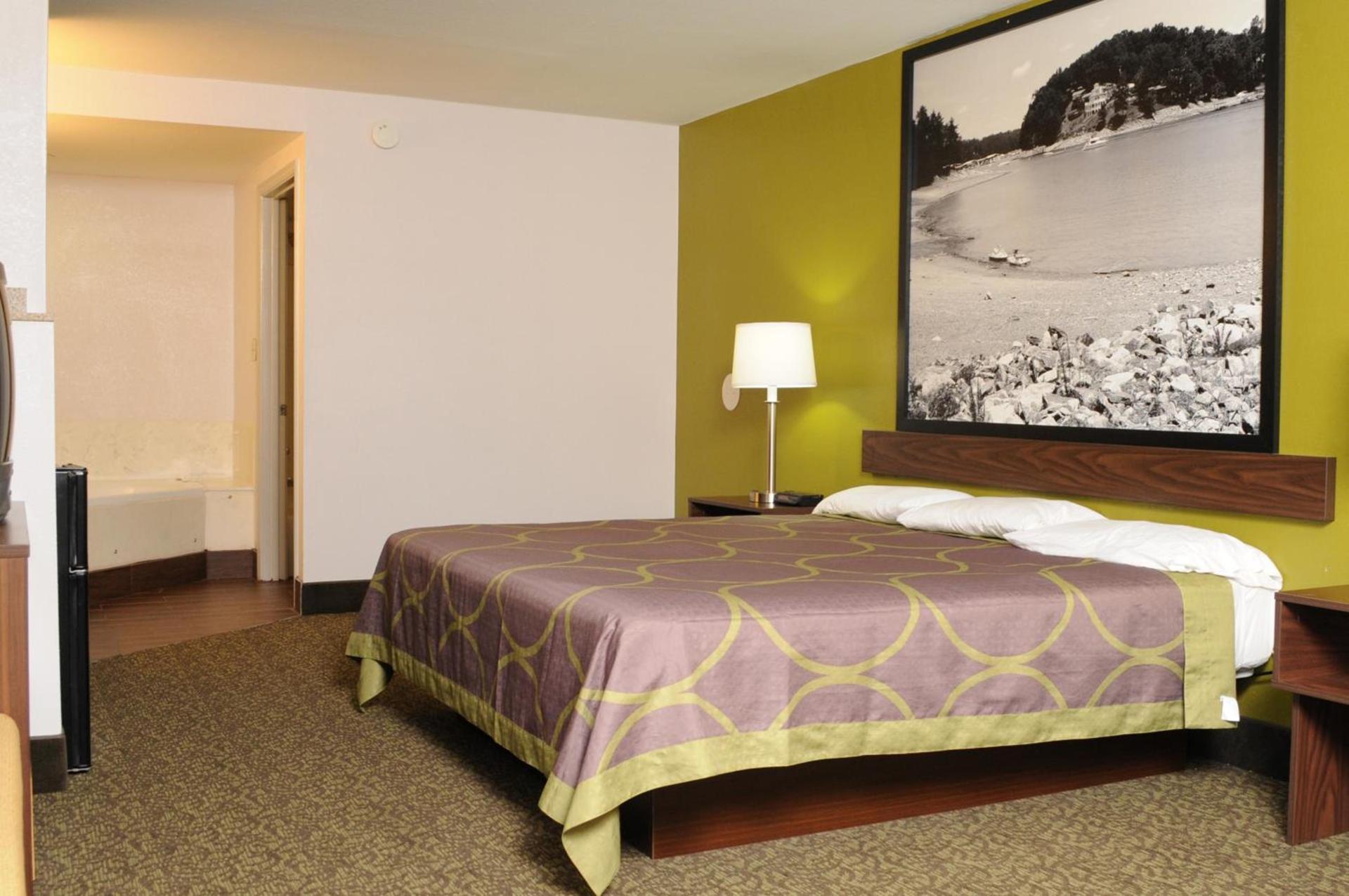 Super 8 by Wyndham Gainesville photo 28