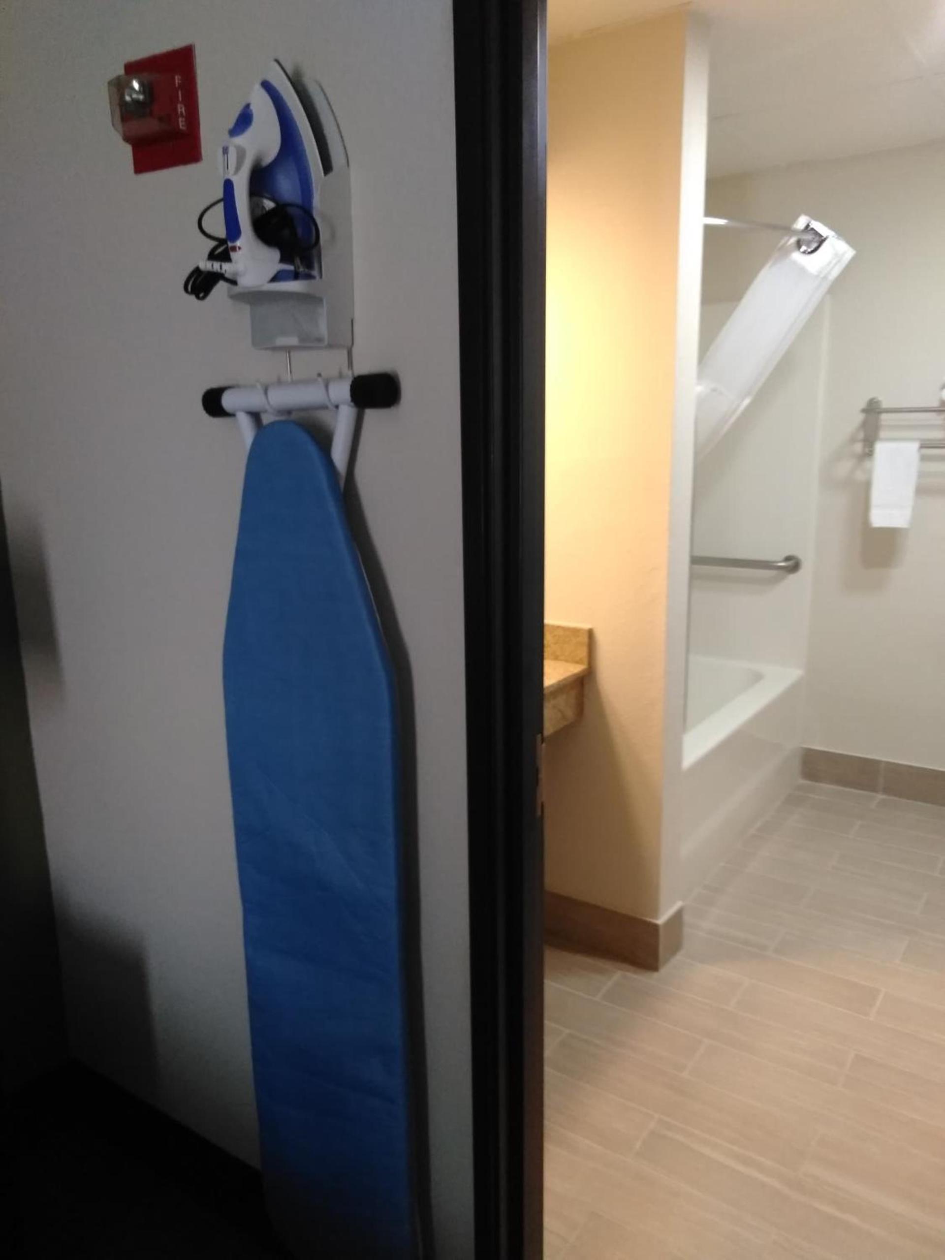 Quality Inn & Suites Mount Vernon photo 51