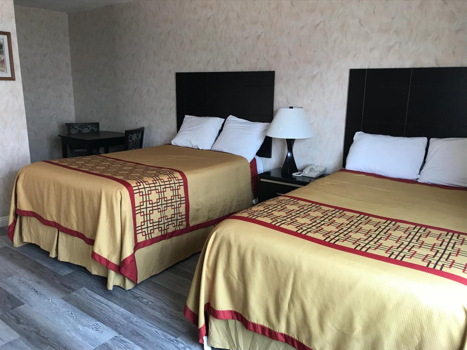 Manhattan Inn & Suites photo 25