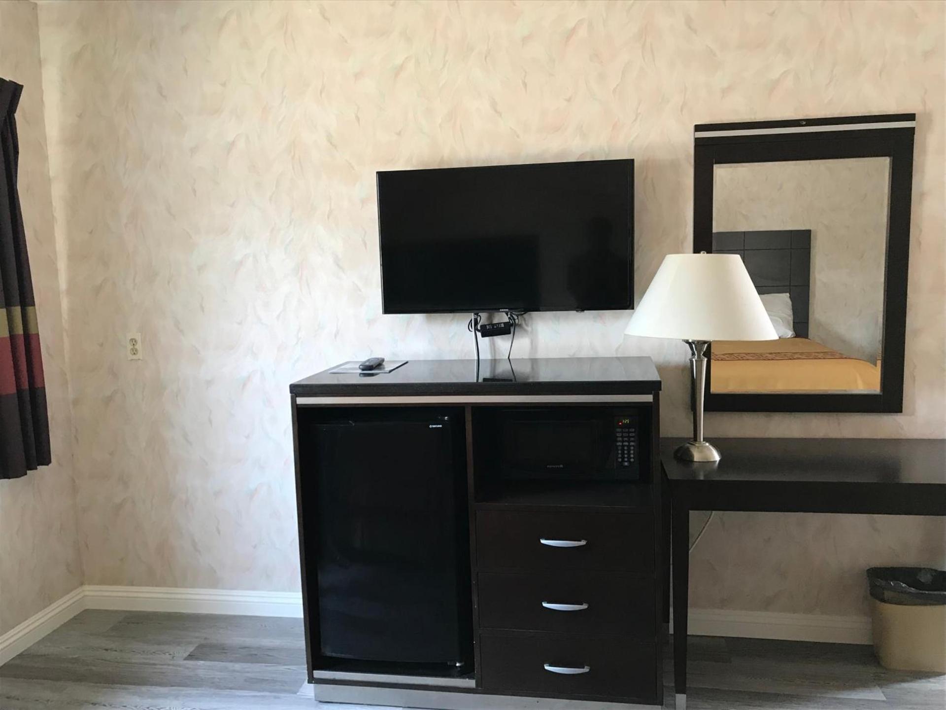 Manhattan Inn & Suites photo 26