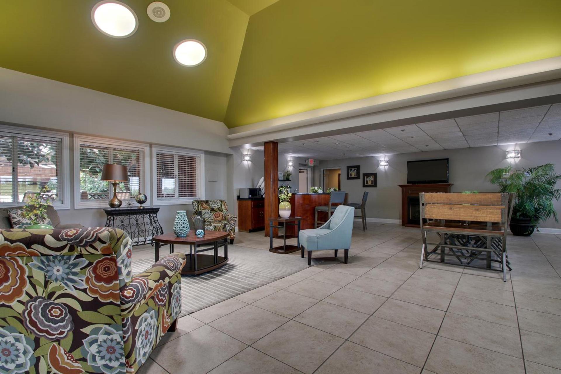 Greenfield Inn & Suites Elizabethtown, KY I65 Exit 94 photo 8