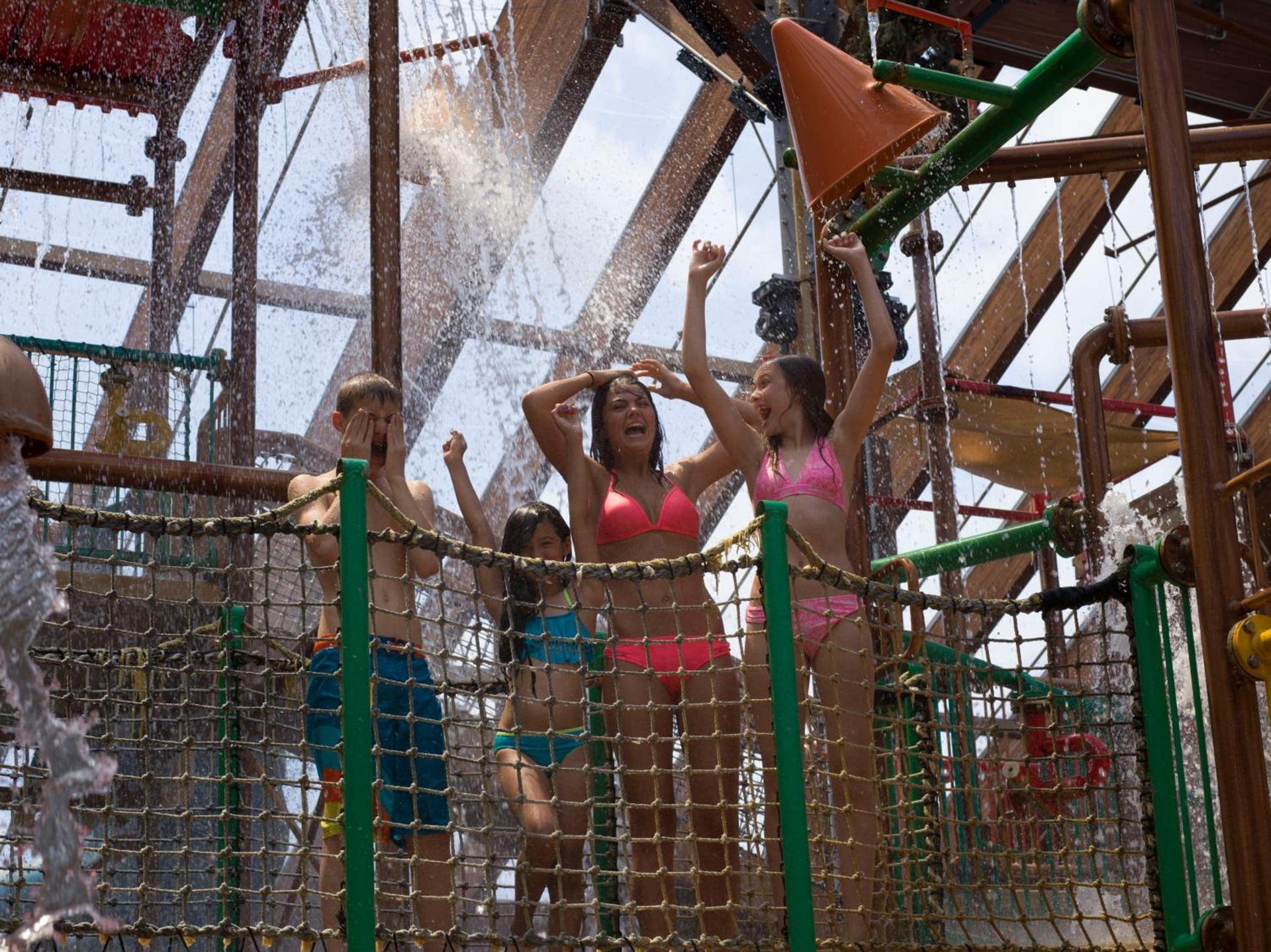 Six Flags Great Escape Lodge & Indoor Waterpark photo 25