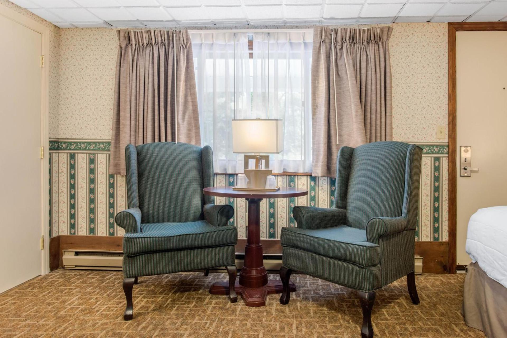 Coachman Inn photo 16