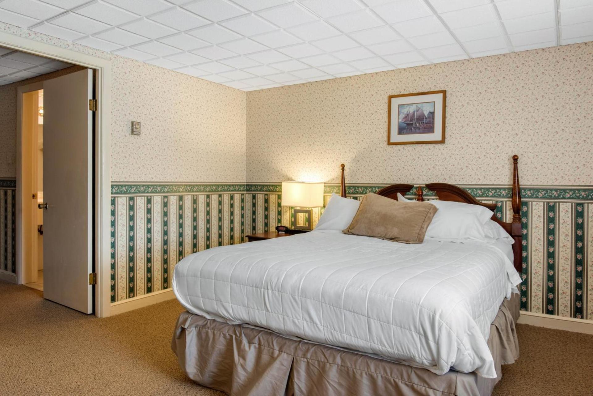 Coachman Inn photo 19