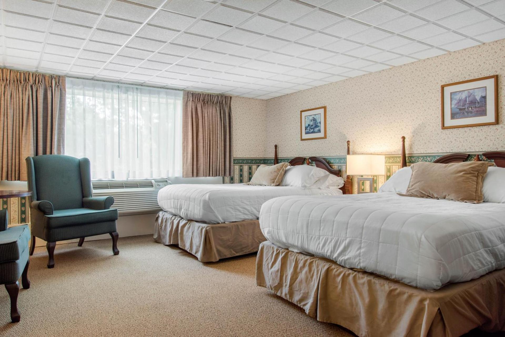 Coachman Inn photo 37