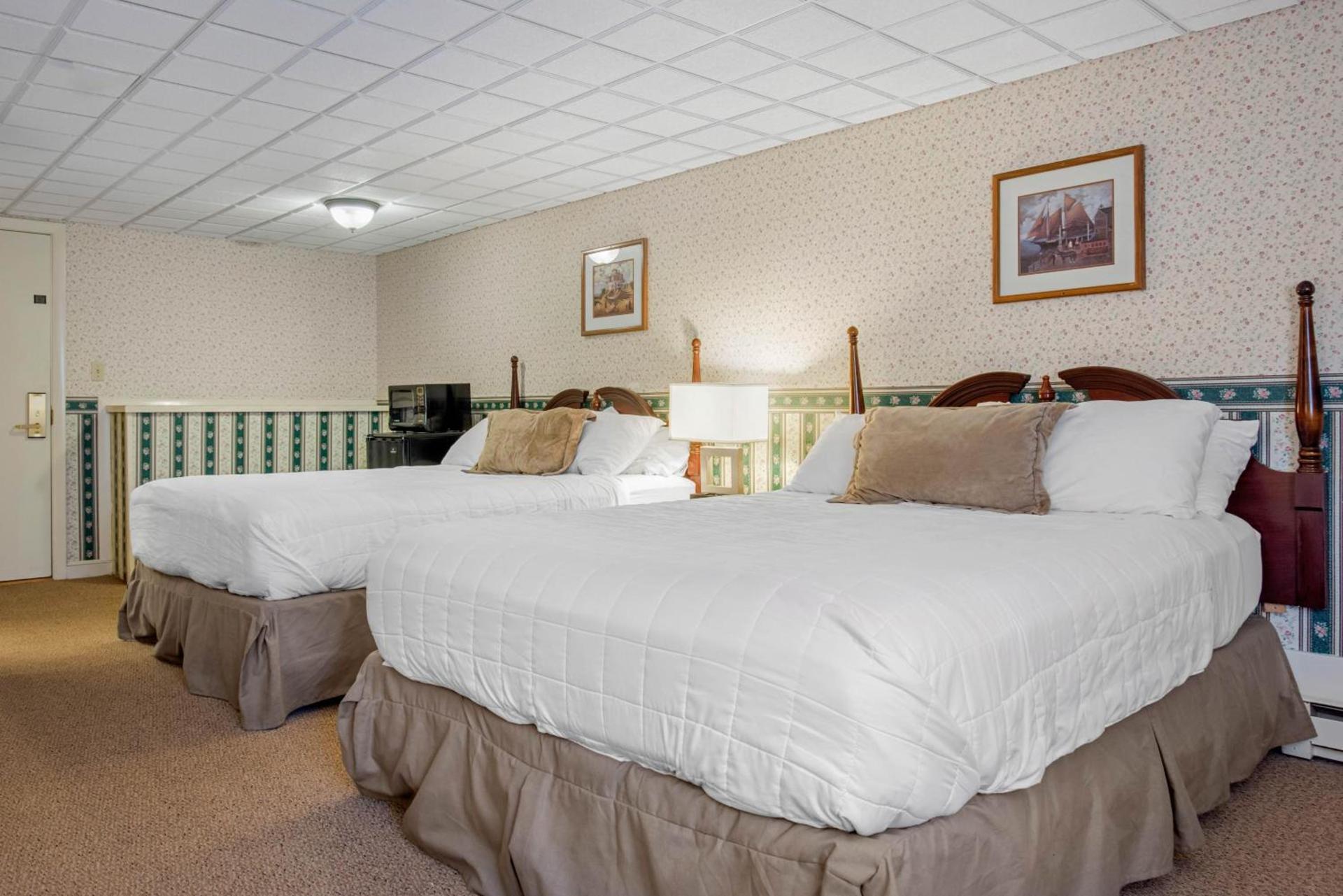 Coachman Inn photo 23