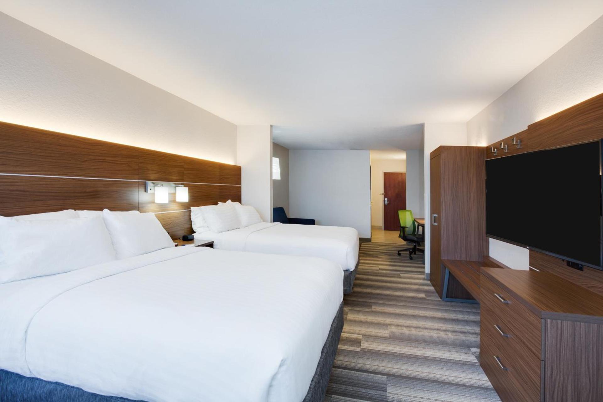 Holiday Inn Express Hotel & Suites Tampa-Fairgrounds-Casino by IHG photo 6