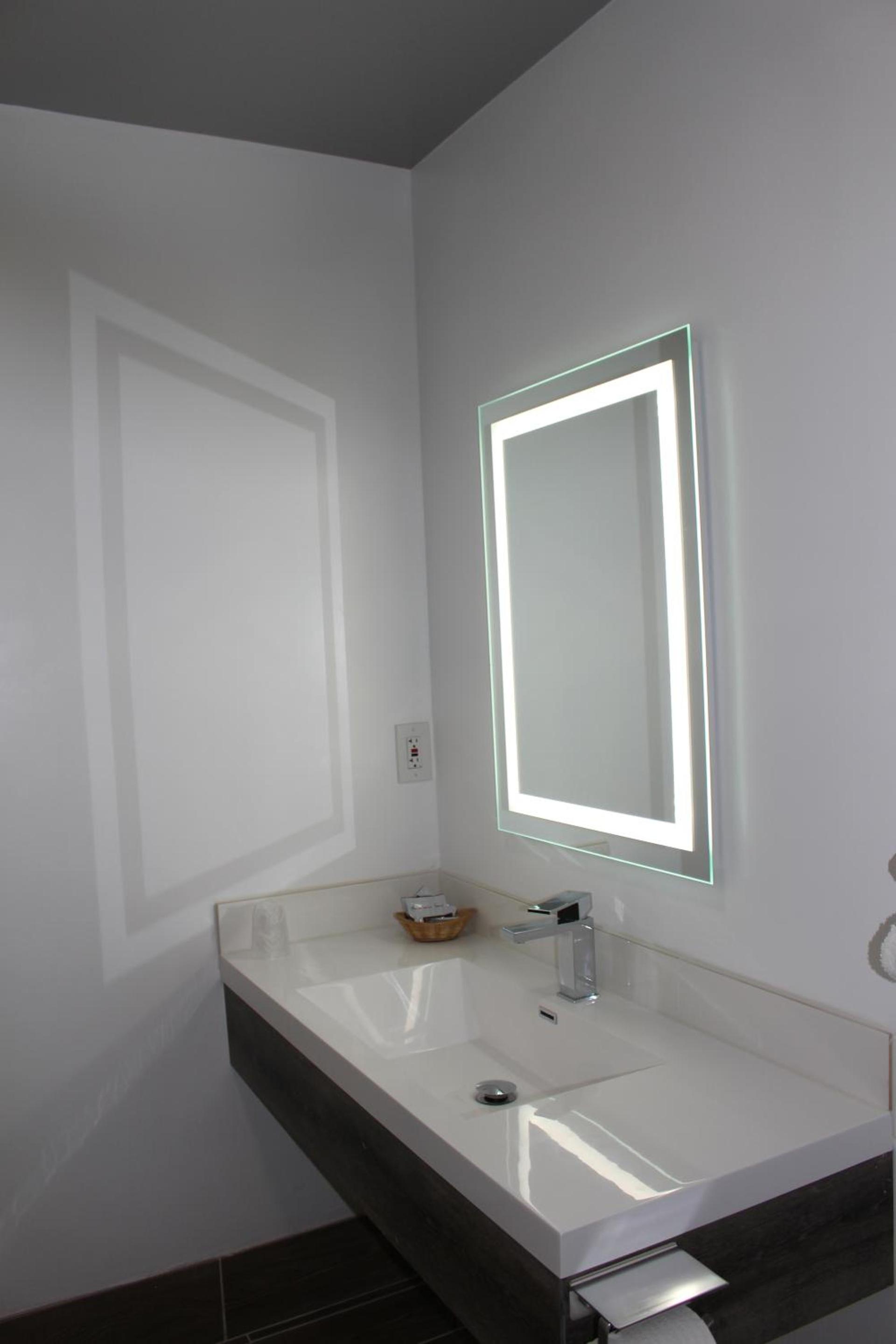 ERTH INN by AGA Los Angeles photo 17