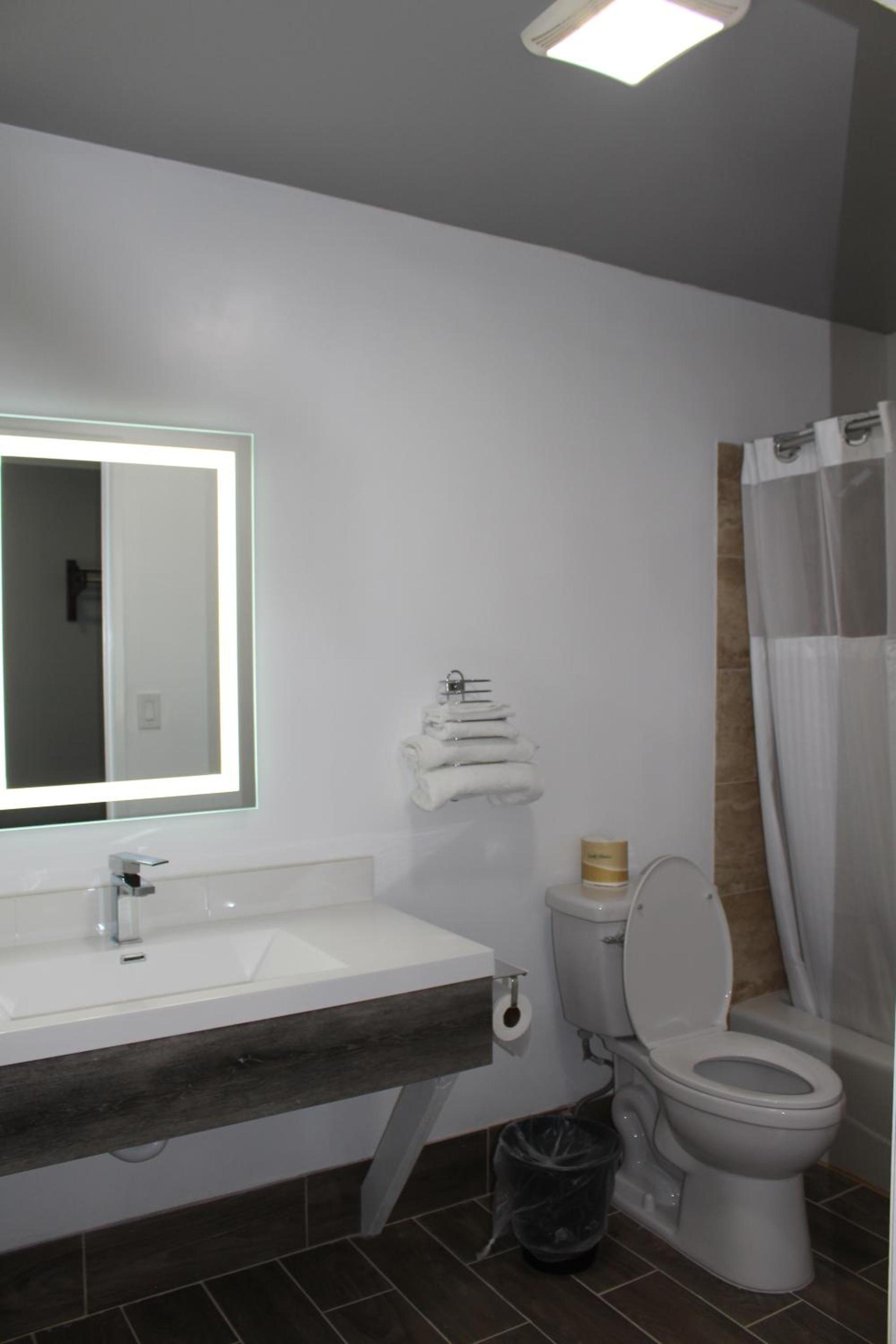 ERTH INN by AGA Los Angeles photo 9