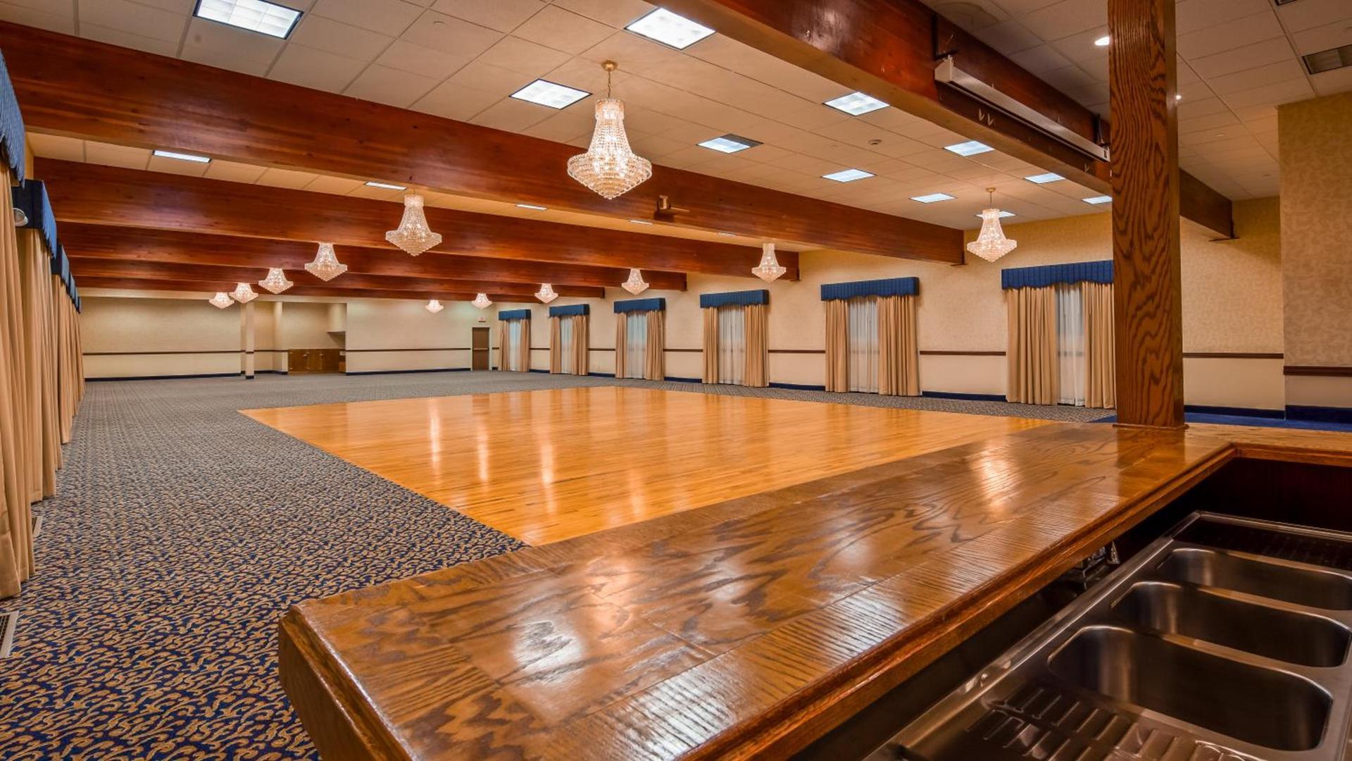Best Western Plus Flathead Lake Inn and Suites photo 44