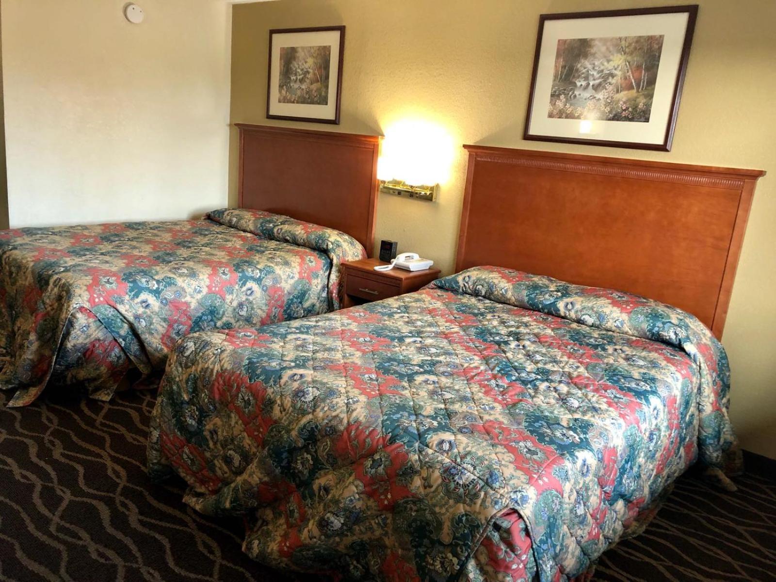 Travelodge by Wyndham Terre Haute photo 16