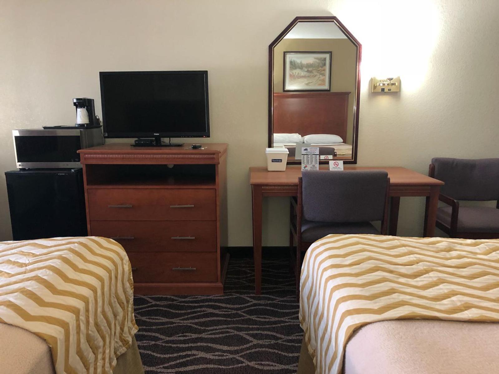 Travelodge by Wyndham Terre Haute photo 14
