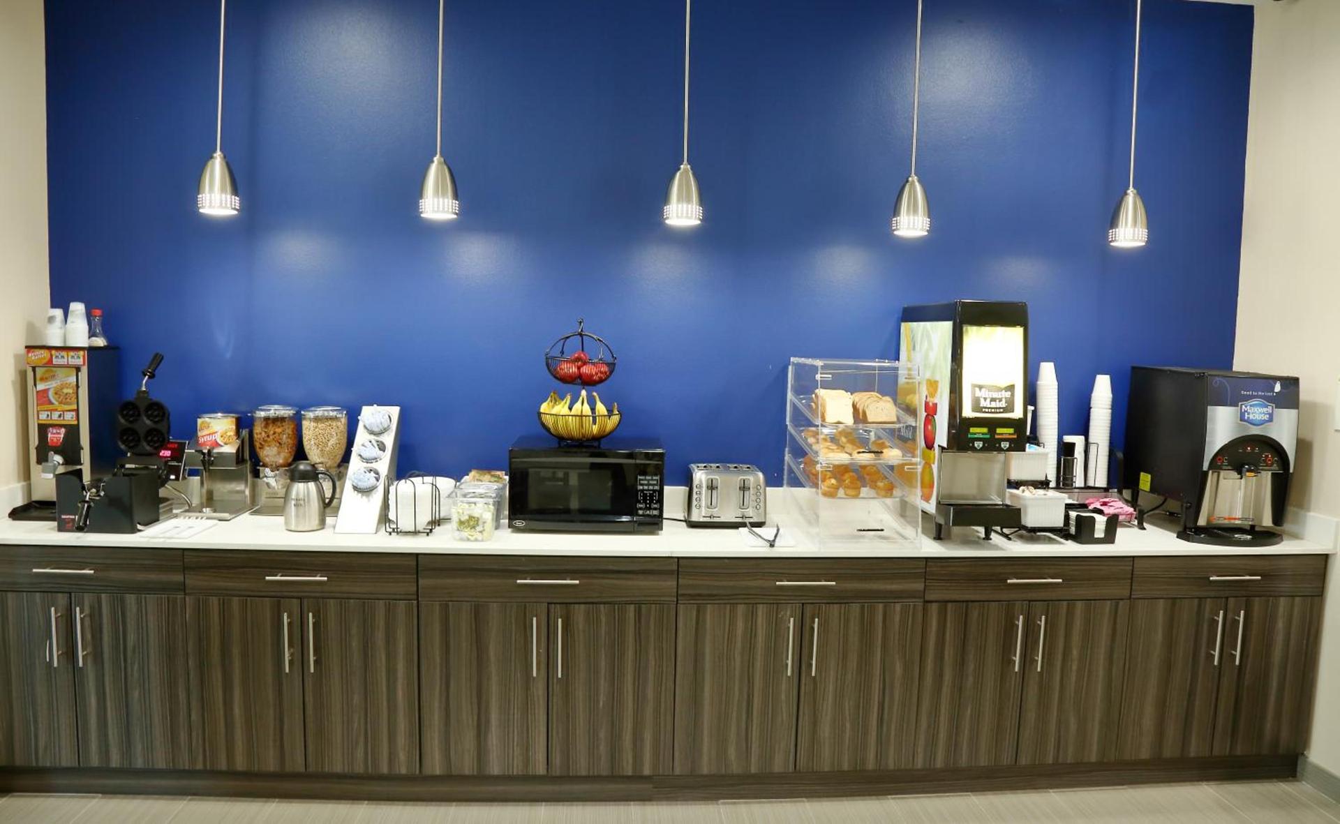 Americas Best Value Inn & Suites-Prairieville photo 68